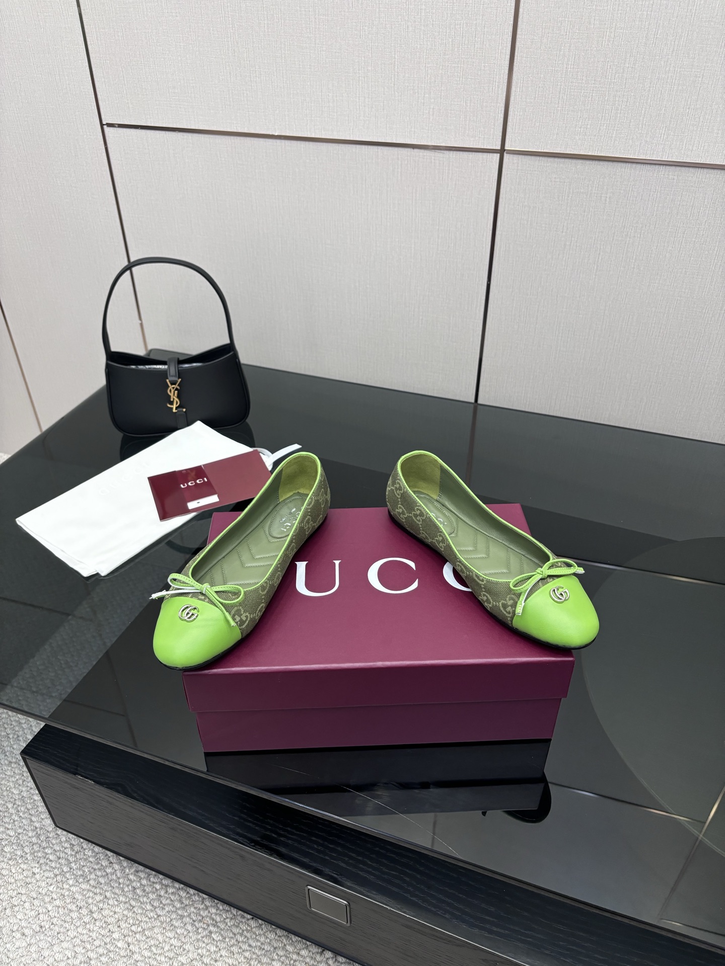 Gucci 25-Stamped Ballet Shoes: Design, Materials, and Market Impact - 图片 2