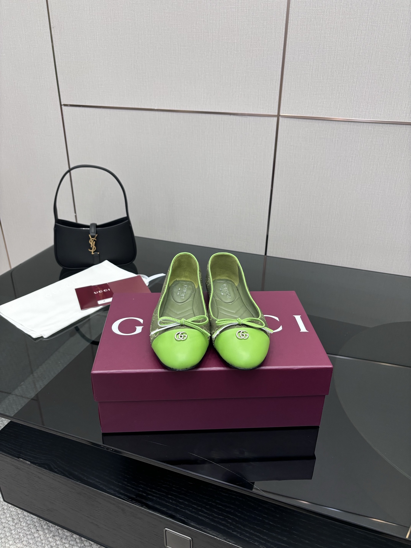 Gucci 25-Stamped Ballet Shoes: Design, Materials, and Market Impact - 图片 1