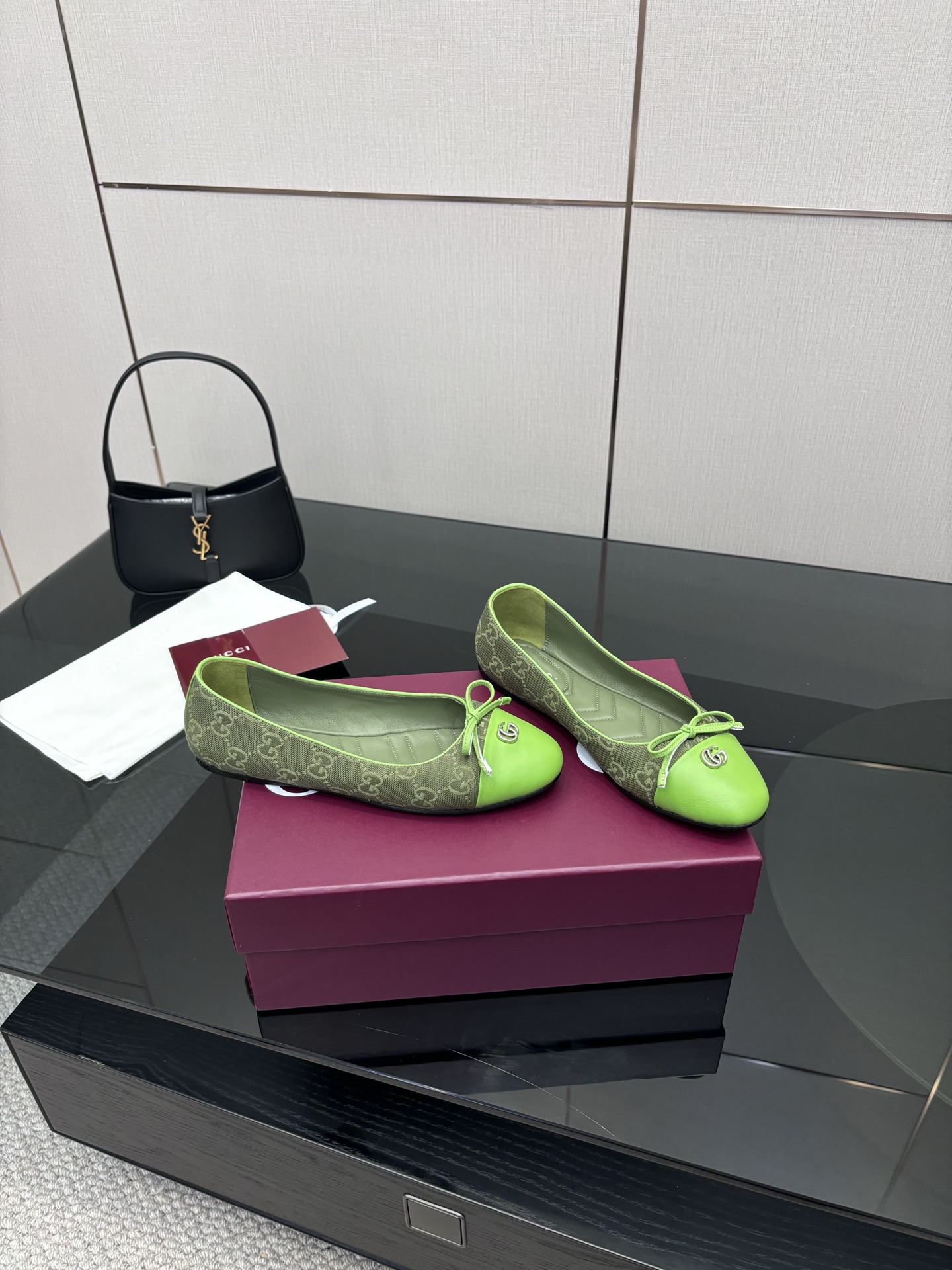 Gucci 25-Stamped Ballet Shoes: Design, Materials, and Market Impact - 图片 3