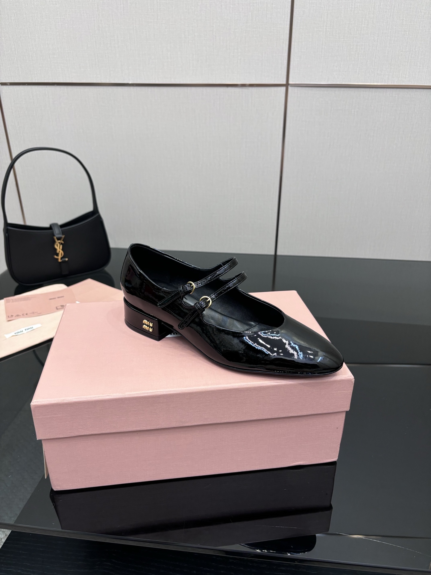 “MIU MIU 25 Fall Winter Zhang Hot Zhang Won-Ying Shoes Collection Review” - 图片 7