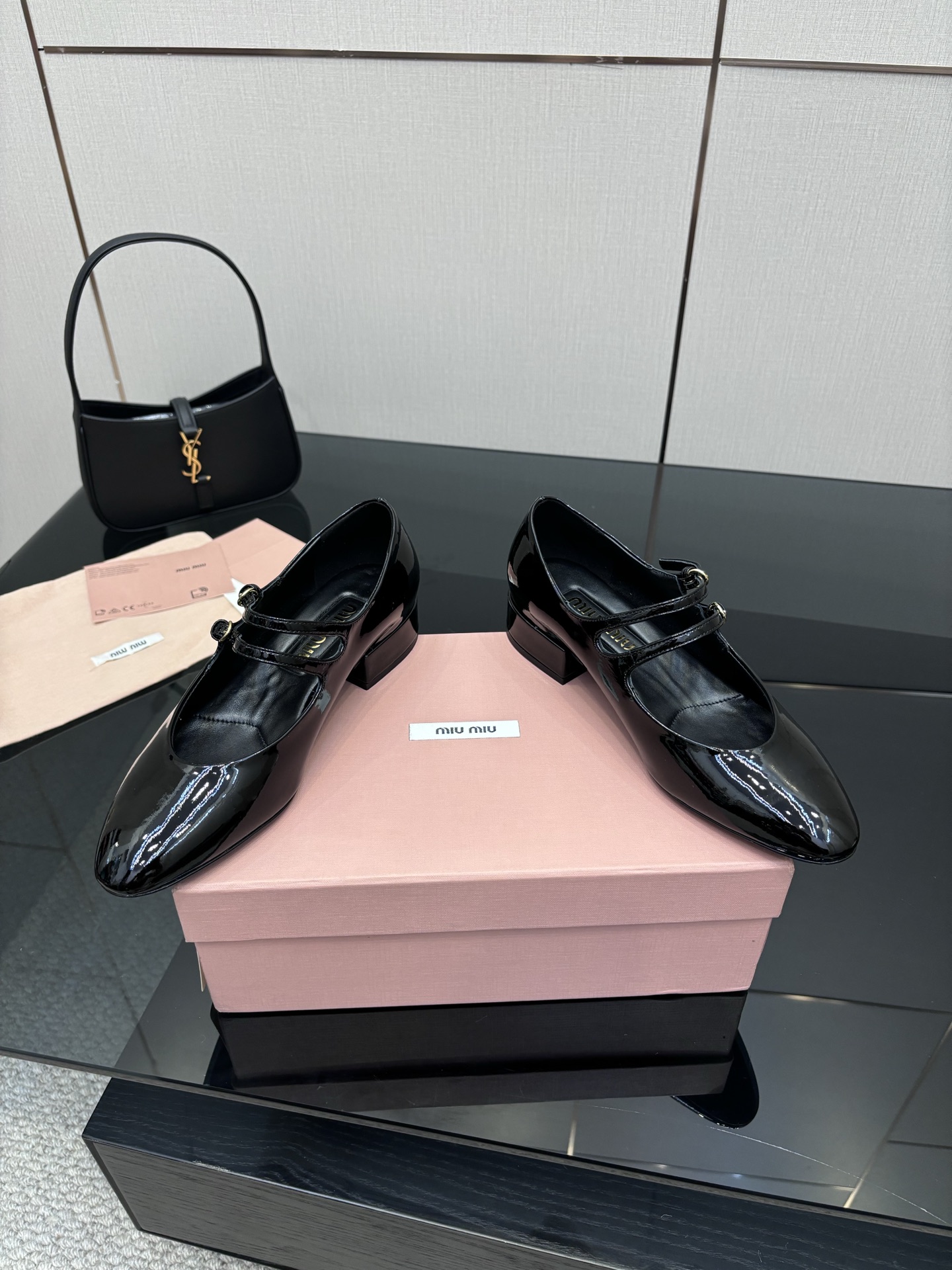 “MIU MIU 25 Fall Winter Zhang Hot Zhang Won-Ying Shoes Collection Review” - 图片 3