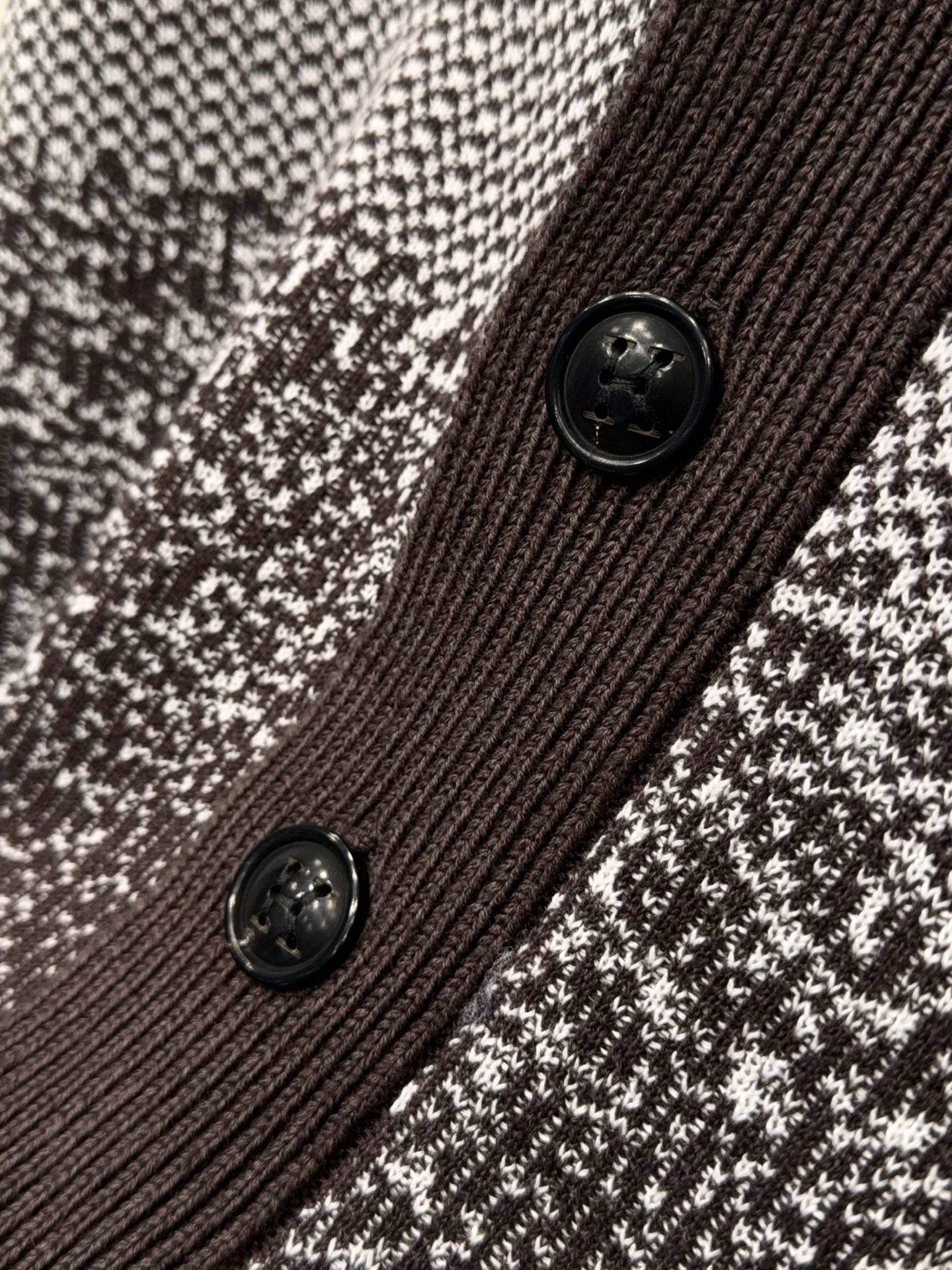 海浪与天空交织！青果领设计师款K家独特牛角扣甄选优质棉麻纱线针织开衫外男士青果领棉麻针织开衫｜把海浪与天