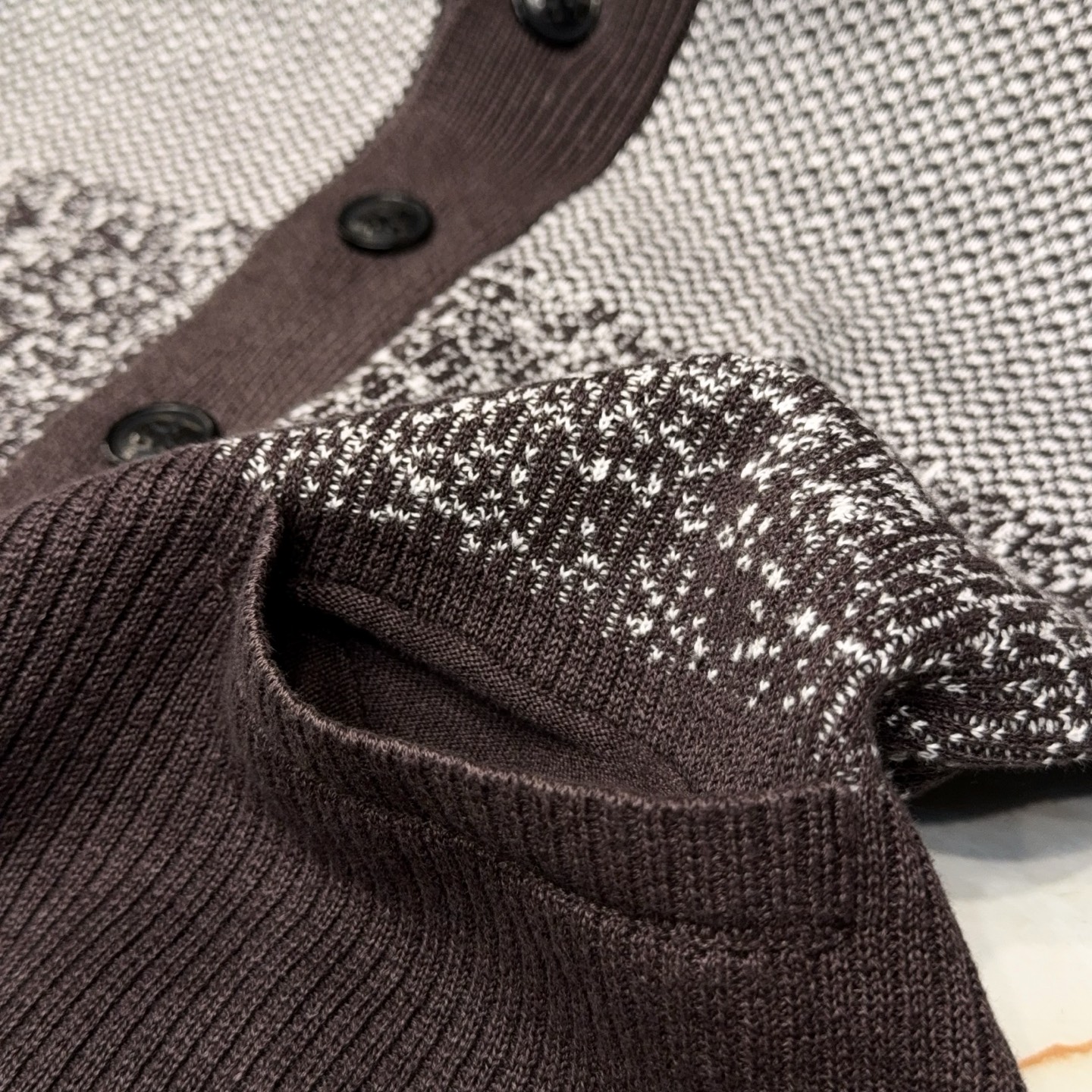 海浪与天空交织！青果领设计师款K家独特牛角扣甄选优质棉麻纱线针织开衫外男士青果领棉麻针织开衫｜把海浪与天