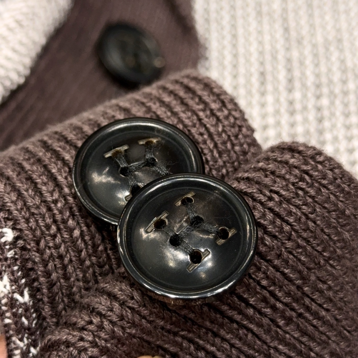 海浪与天空交织！青果领设计师款K家独特牛角扣甄选优质棉麻纱线针织开衫外男士青果领棉麻针织开衫｜把海浪与天