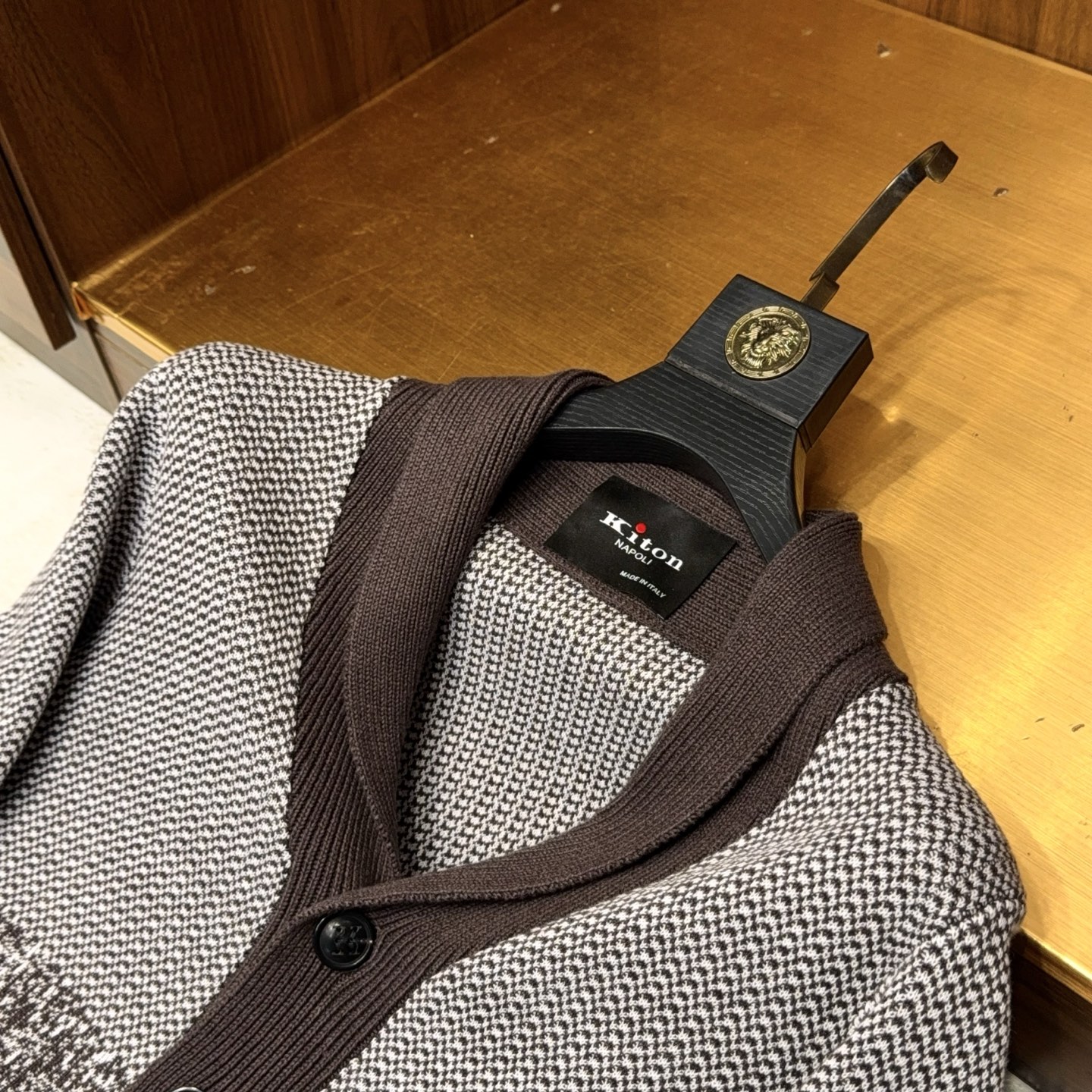 海浪与天空交织！青果领设计师款K家独特牛角扣甄选优质棉麻纱线针织开衫外男士青果领棉麻针织开衫｜把海浪与天