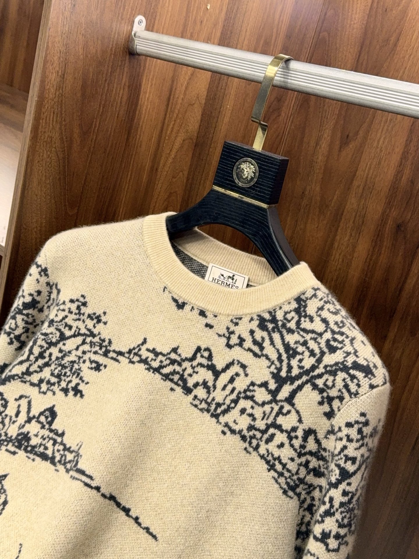 久等了H家提花花豹图案！甄选优质天然细腻柔软100%羊绒纱线时尚花形圆领羊绒奢藏级花豹羊绒衫，H家提花工