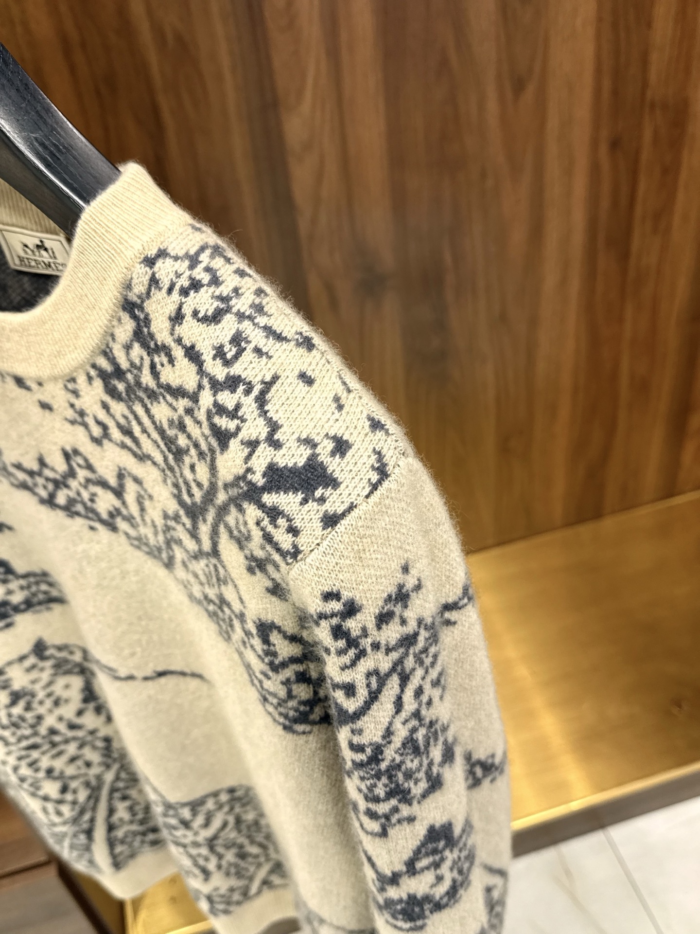 久等了H家提花花豹图案！甄选优质天然细腻柔软100%羊绒纱线时尚花形圆领羊绒奢藏级花豹羊绒衫，H家提花工