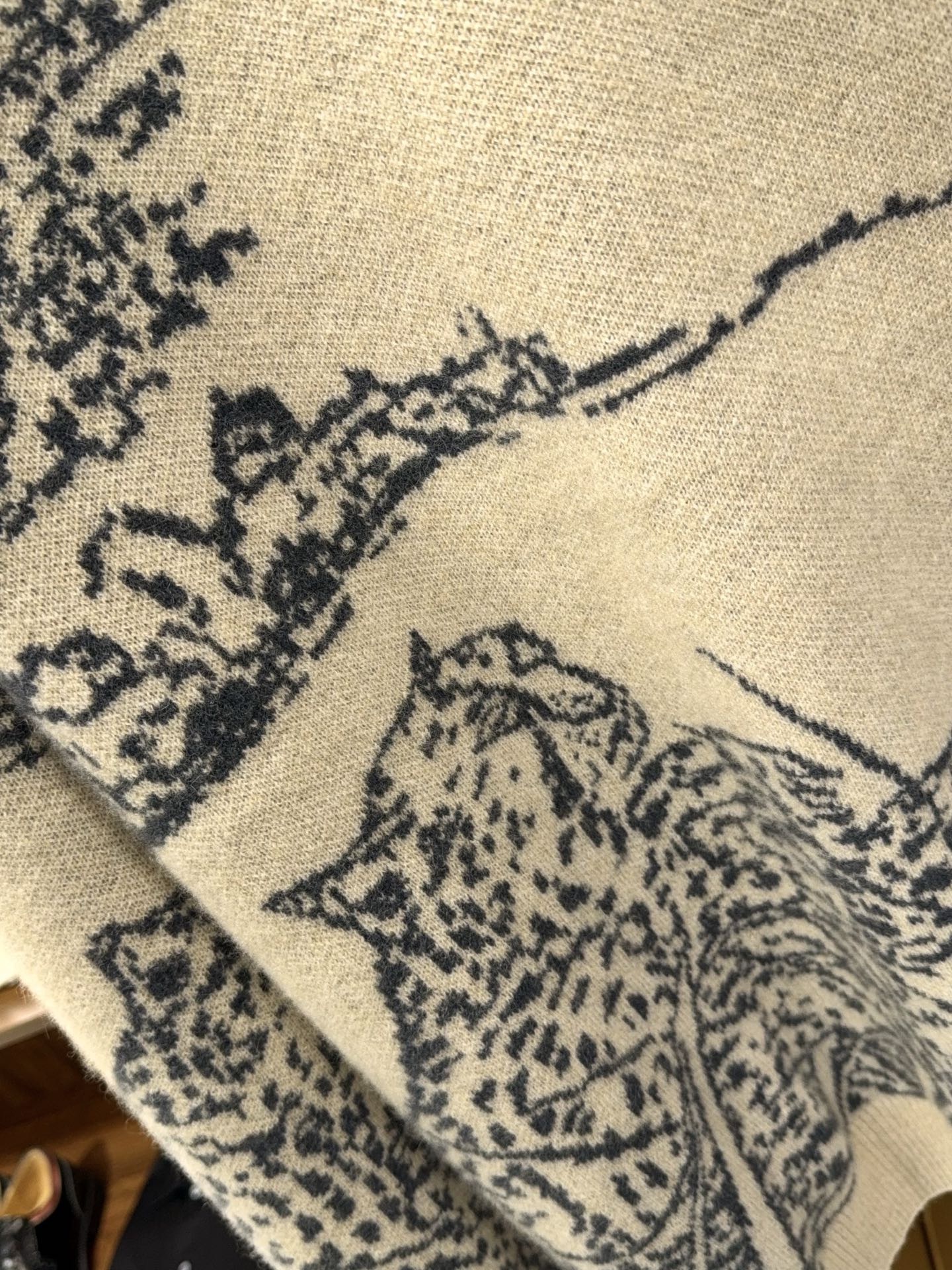 久等了H家提花花豹图案！甄选优质天然细腻柔软100%羊绒纱线时尚花形圆领羊绒奢藏级花豹羊绒衫，H家提花工