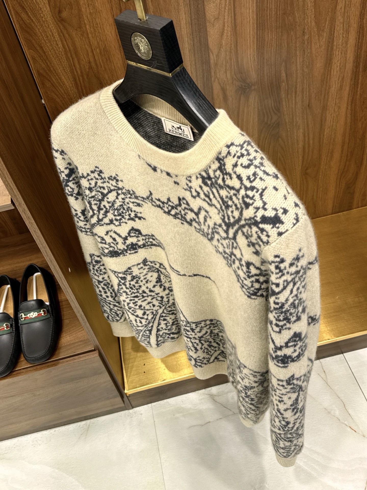 久等了H家提花花豹图案！甄选优质天然细腻柔软100%羊绒纱线时尚花形圆领羊绒奢藏级花豹羊绒衫，H家提花工