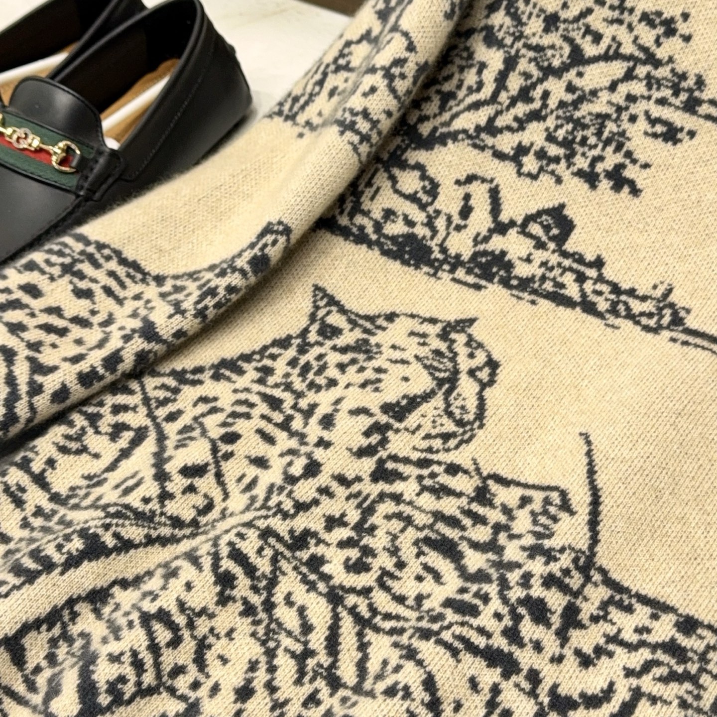 久等了H家提花花豹图案！甄选优质天然细腻柔软100%羊绒纱线时尚花形圆领羊绒奢藏级花豹羊绒衫，H家提花工