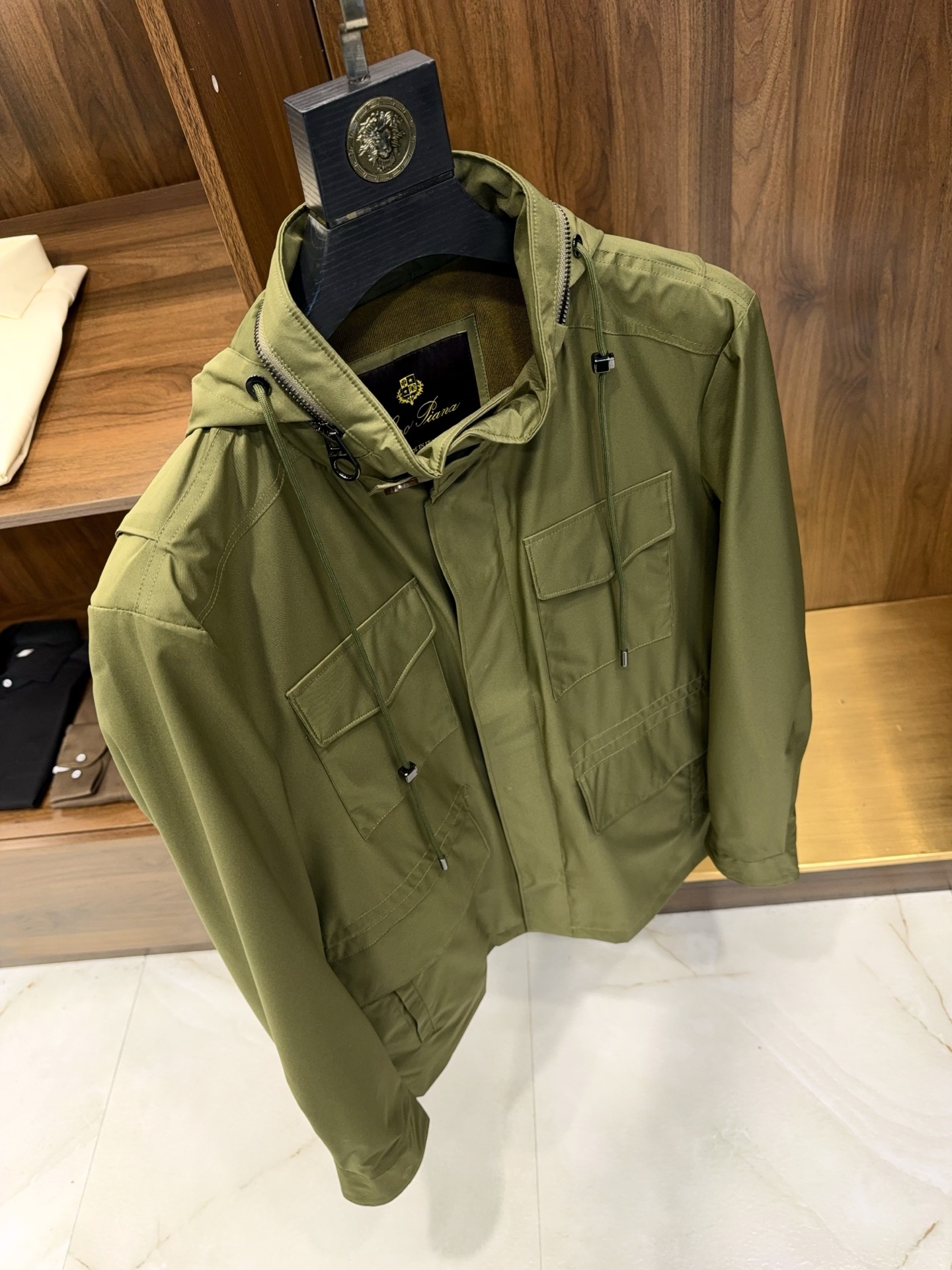 奢品缔造！大腕都爱的通勤款隐藏帽工装四口袋设计可收腰防风中长款风衣式夹克外套奢品通勤夹克，大腕私藏的隐藏