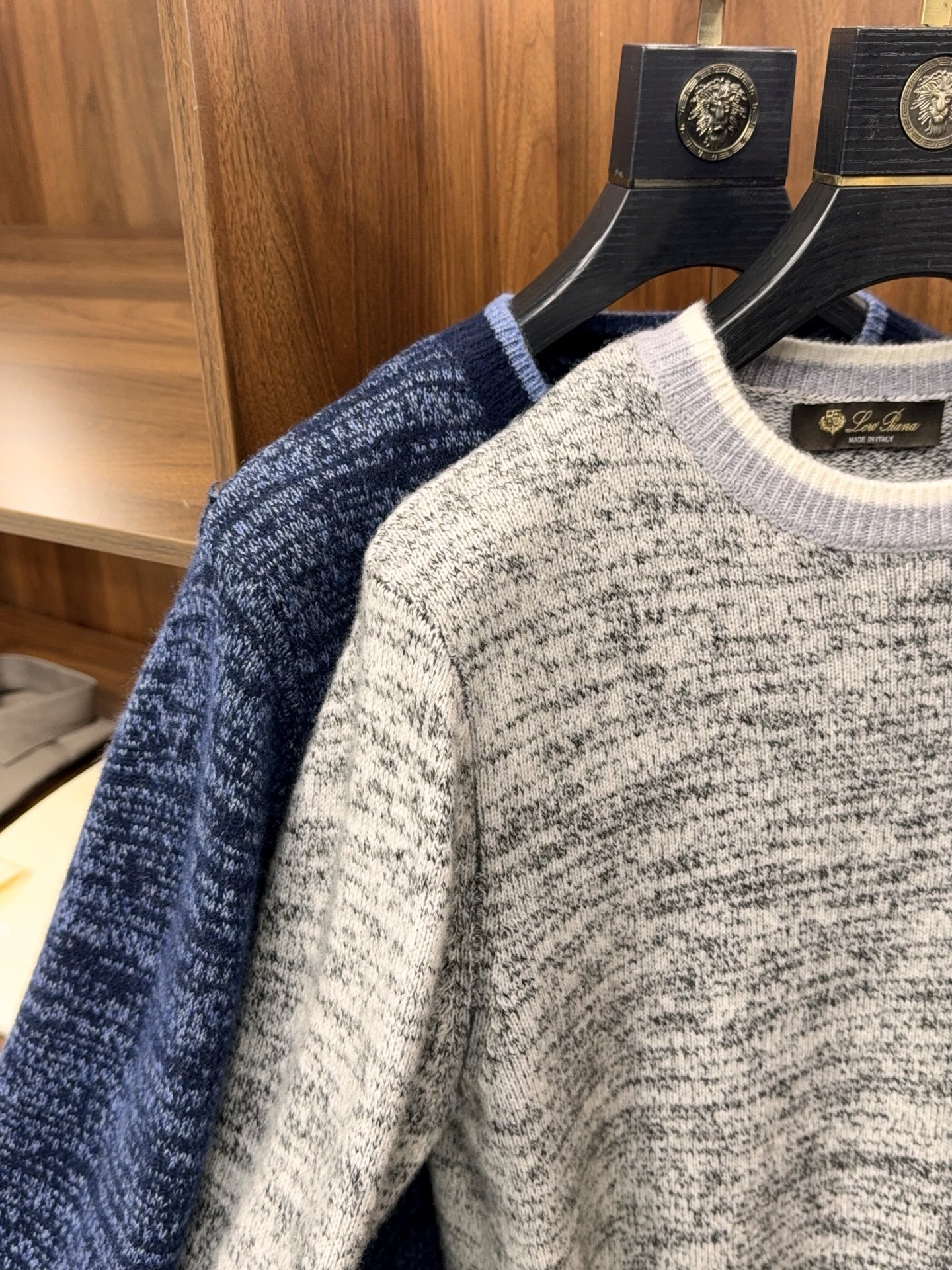 减龄撞色螺口！lP🆕家色织花纱工艺甄选黄金比例含35%羊绒65%羊毛精纺纱线圆领羊绒衫奢级减龄款！lP🆕