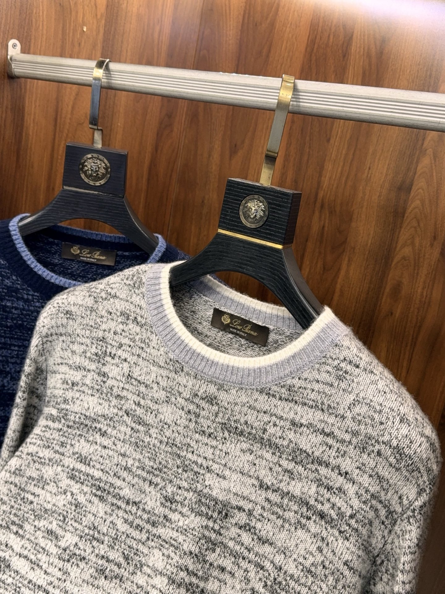 减龄撞色螺口！lP🆕家色织花纱工艺甄选黄金比例含35%羊绒65%羊毛精纺纱线圆领羊绒衫奢级减龄款！lP🆕