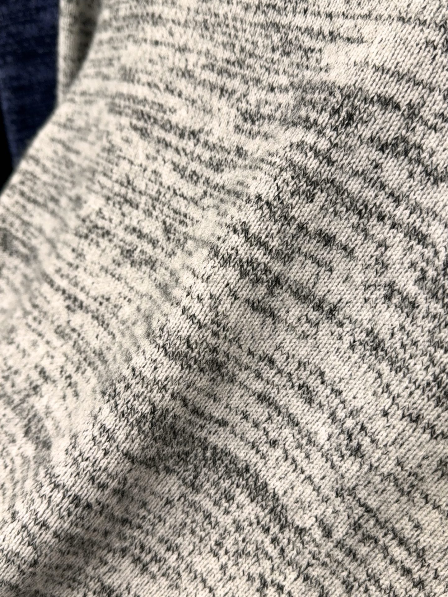 减龄撞色螺口！lP🆕家色织花纱工艺甄选黄金比例含35%羊绒65%羊毛精纺纱线圆领羊绒衫奢级减龄款！lP🆕