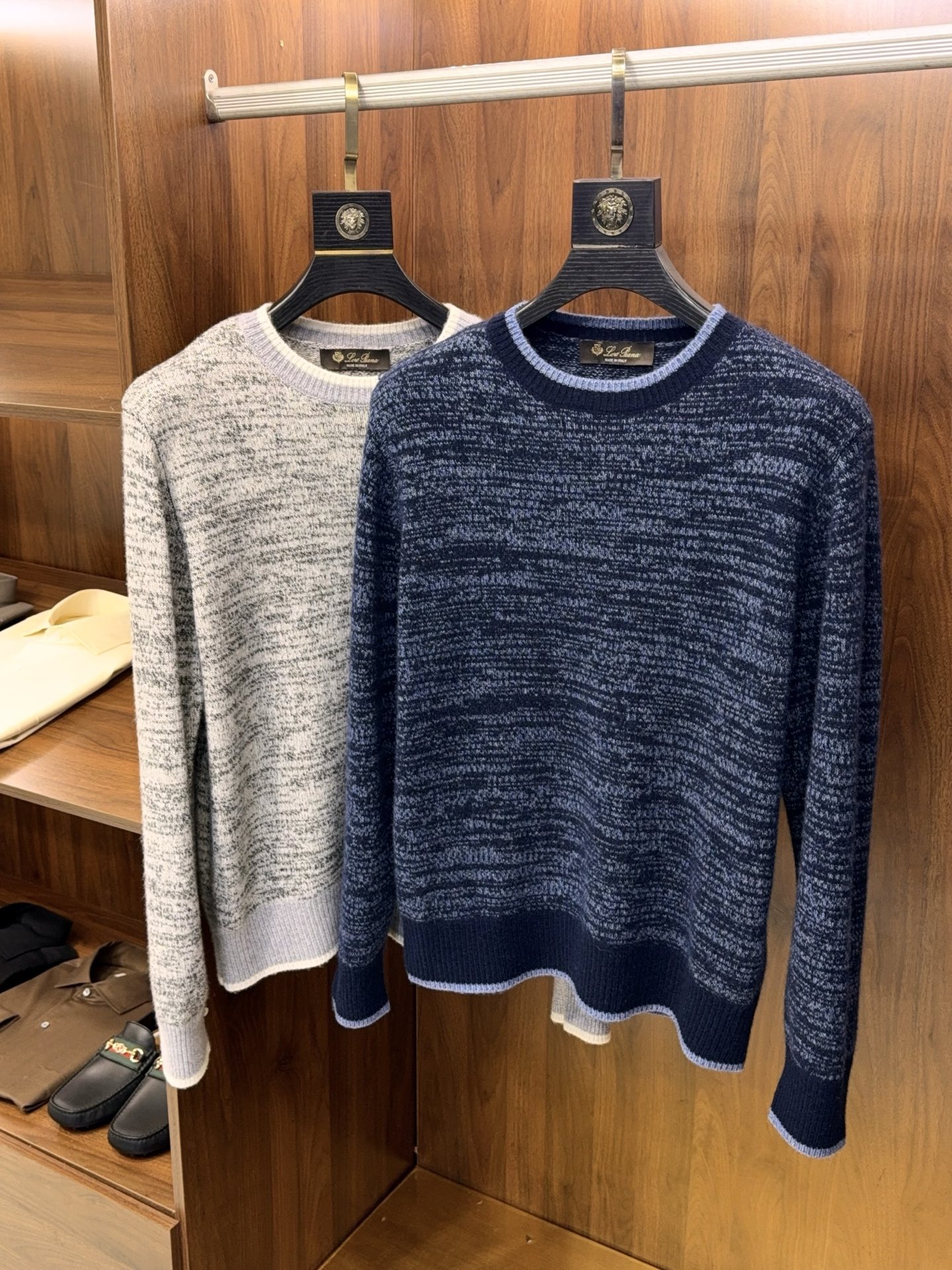 减龄撞色螺口！lP🆕家色织花纱工艺甄选黄金比例含35%羊绒65%羊毛精纺纱线圆领羊绒衫奢级减龄款！lP🆕