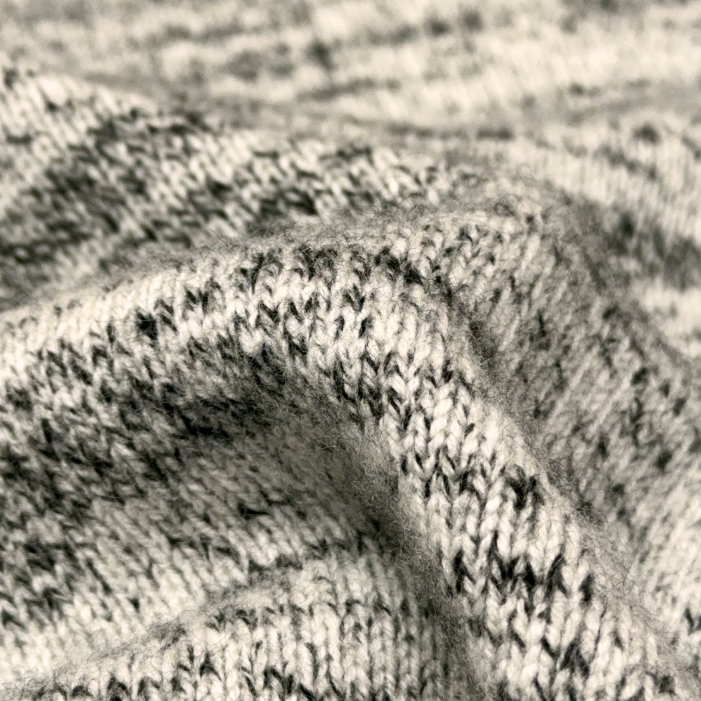 减龄撞色螺口！lP🆕家色织花纱工艺甄选黄金比例含35%羊绒65%羊毛精纺纱线圆领羊绒衫奢级减龄款！lP🆕