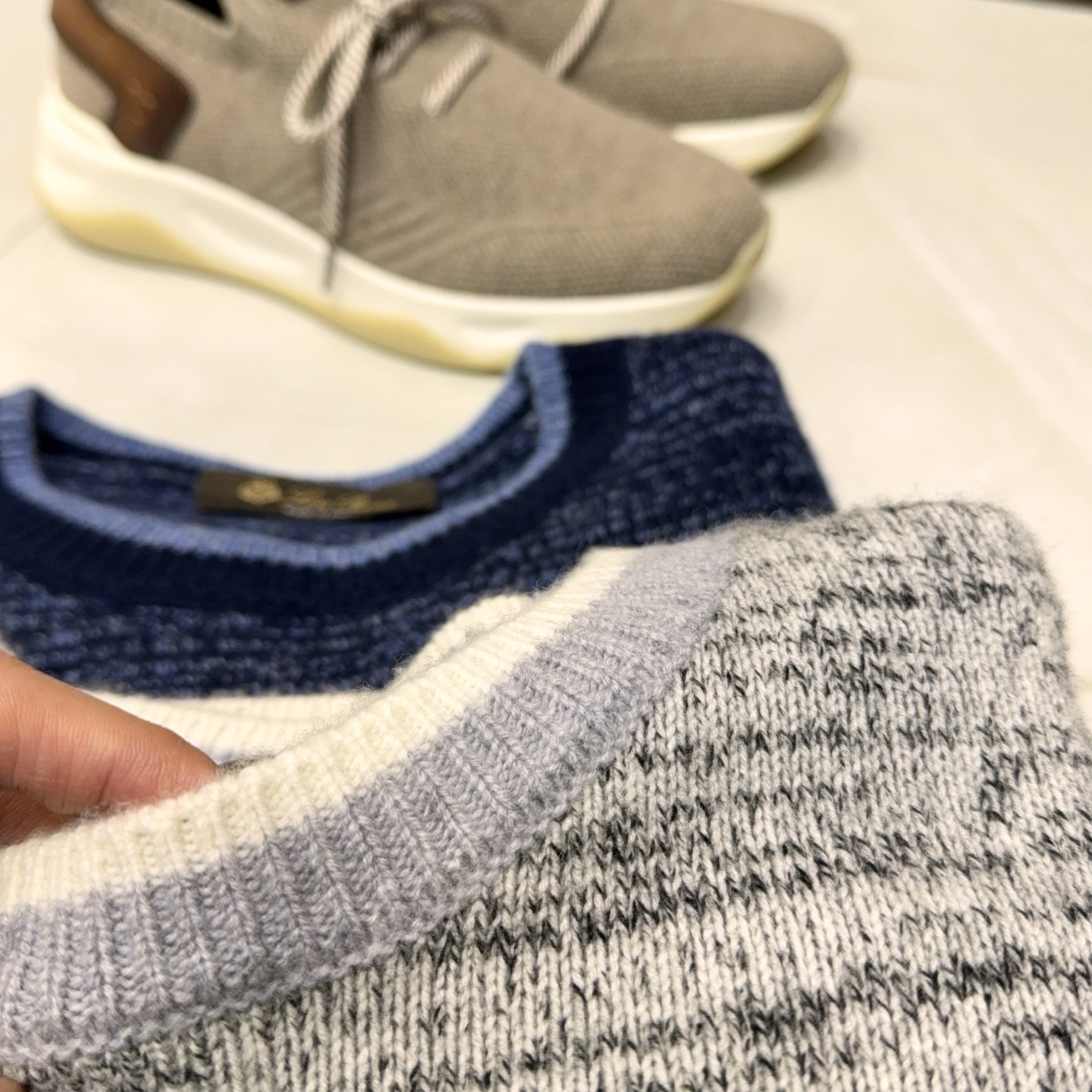 减龄撞色螺口！lP🆕家色织花纱工艺甄选黄金比例含35%羊绒65%羊毛精纺纱线圆领羊绒衫奢级减龄款！lP🆕