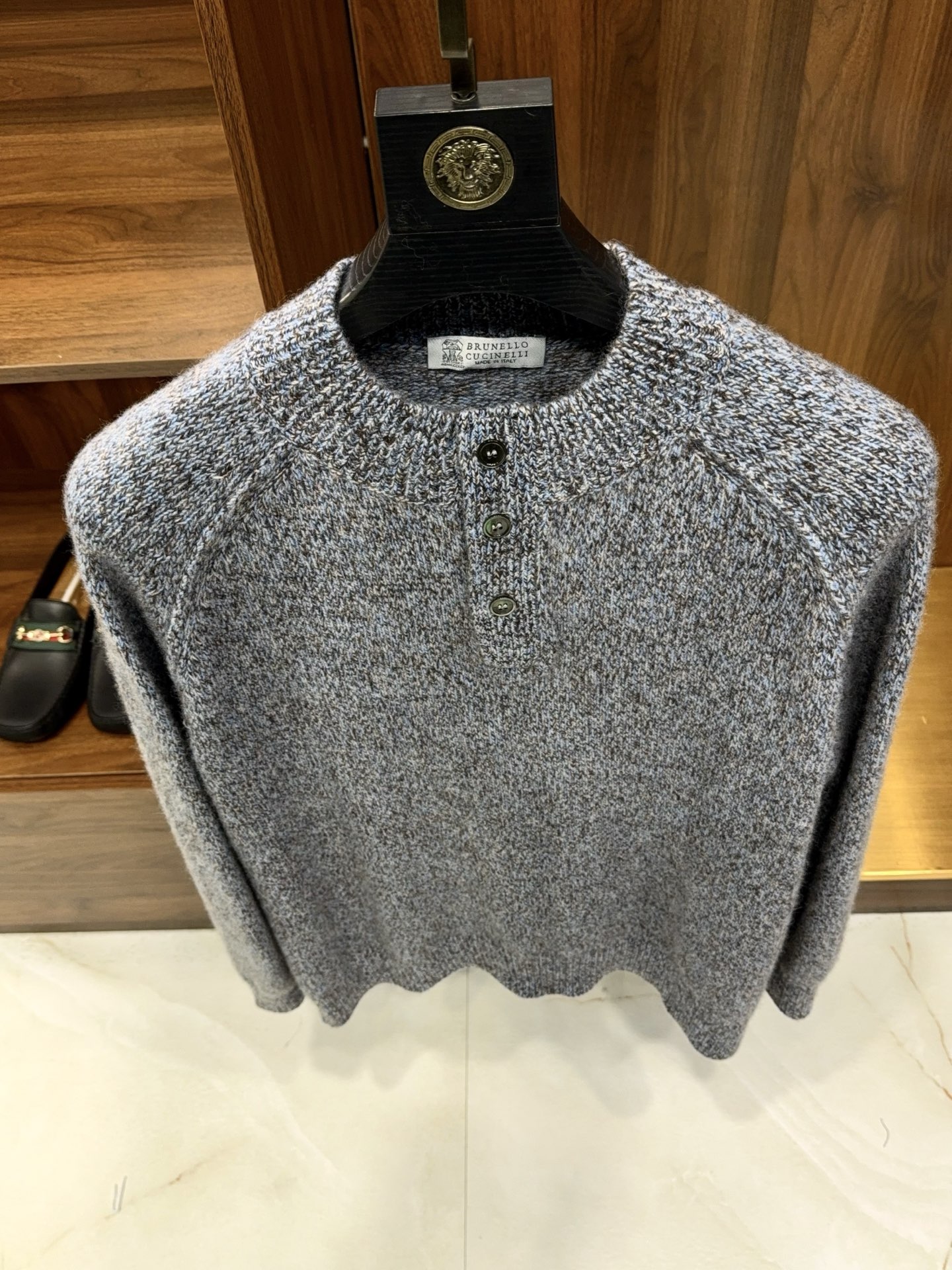 时尚精品！特织三色混纱花纱含35%羊绒65%羊毛精纺纱线马鞍肩立领设计拼接小羊皮羊绒衫奢华混纺羊绒衫，特