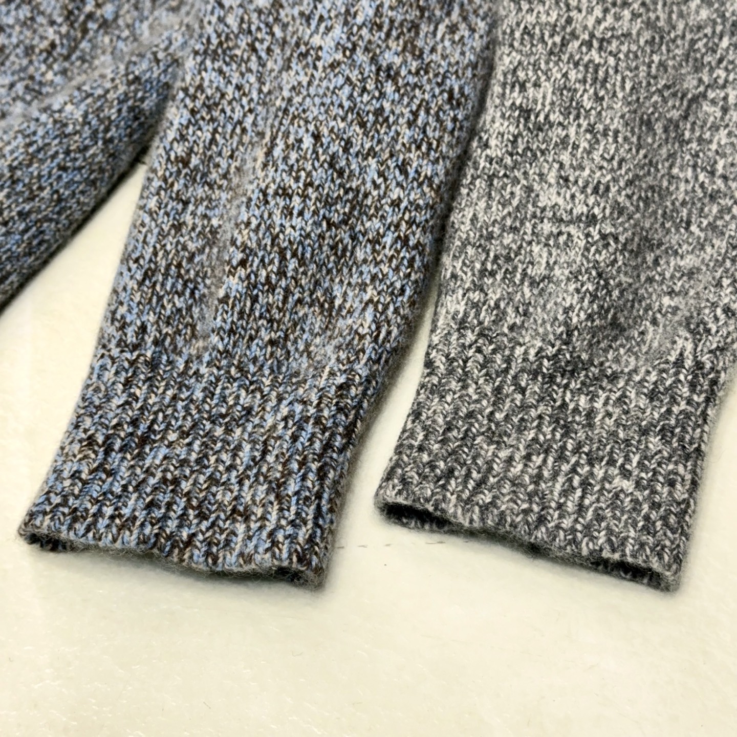 时尚精品！特织三色混纱花纱含35%羊绒65%羊毛精纺纱线马鞍肩立领设计拼接小羊皮羊绒衫奢华混纺羊绒衫，特