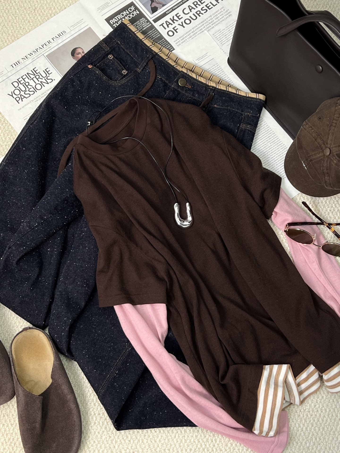 NO:316639,New autumn and winter ultra-fine wool contrasting base shirt!  Simple base has its own unique style. Fabric control is a must-have!  100% ultra-fine wool, the upper body is very skin-friendly, the feel is very soft and delicate, and the upper body is very drooping!  Loose style, shoulder-falling design, and casual and lazy!  Bold contrasting colors, illuminate the cleverness of dressing, and you can be outstanding in single wear and layering. You can be casual or lazy. You can be versatile and practical wear and fashionable and lasting online!  sizesml, alexander wang19860909秋冬新品超细羊毛撞色打底衫！简约打底自有乾坤 面料控必入款！百分百超细羊毛 上身特别亲肤 手感十分柔软细腻 弹性好 上身超有垂感！宽松版型 落肩设计 穿出随性慵懒感！大胆撞色 点亮穿搭巧思,单穿叠穿皆出彩 可随性可慵懒 百搭实穿兼备时髦持久在线！ sizesml,,alexander wang,Women's clothing