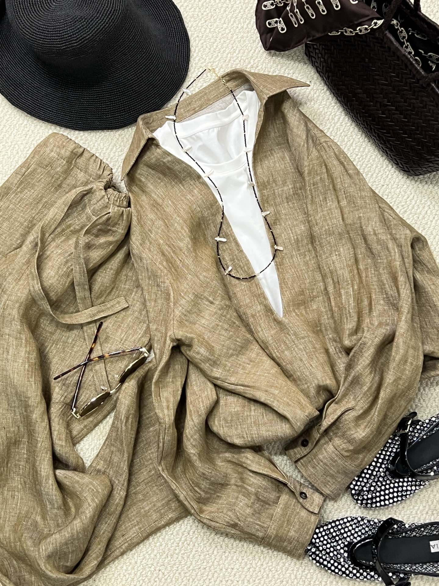 NO:308084,Clothes and pants sharing【LINEN CORE | Twin Breathing Linen Set】Line primary color weaving!  The haze blue is soaked in Nordic sea fog, the original color is soaked in Kyoto moss courtyard, and the V-neck is folded white lining is constructed with pseudo-layered minimalist aesthetic!  Elastic philosophy drawstring waist wide trouser hiding the legs blur lines, fake two-piece layered bohemian roamer temperament, commuting and vacation dual scene chic needs loaded sizesml, alexander wang19860909衣服 裤子分享【LINEN CORE | 双生呼吸亚麻套装】亚麻原色织造！雾霾蓝浸染北欧海雾,原色晕染京都苔庭,V领翻折白衬里构筑 pseudo-layered 极简美学！松紧哲学抽绳腰头宽裤管藏匿腿部blur线条,假两件层次叠穿bohemian漫游者气质,通勤度假双场景chic刚需加载完毕 sizesml,,alexander wang,Women's clothing