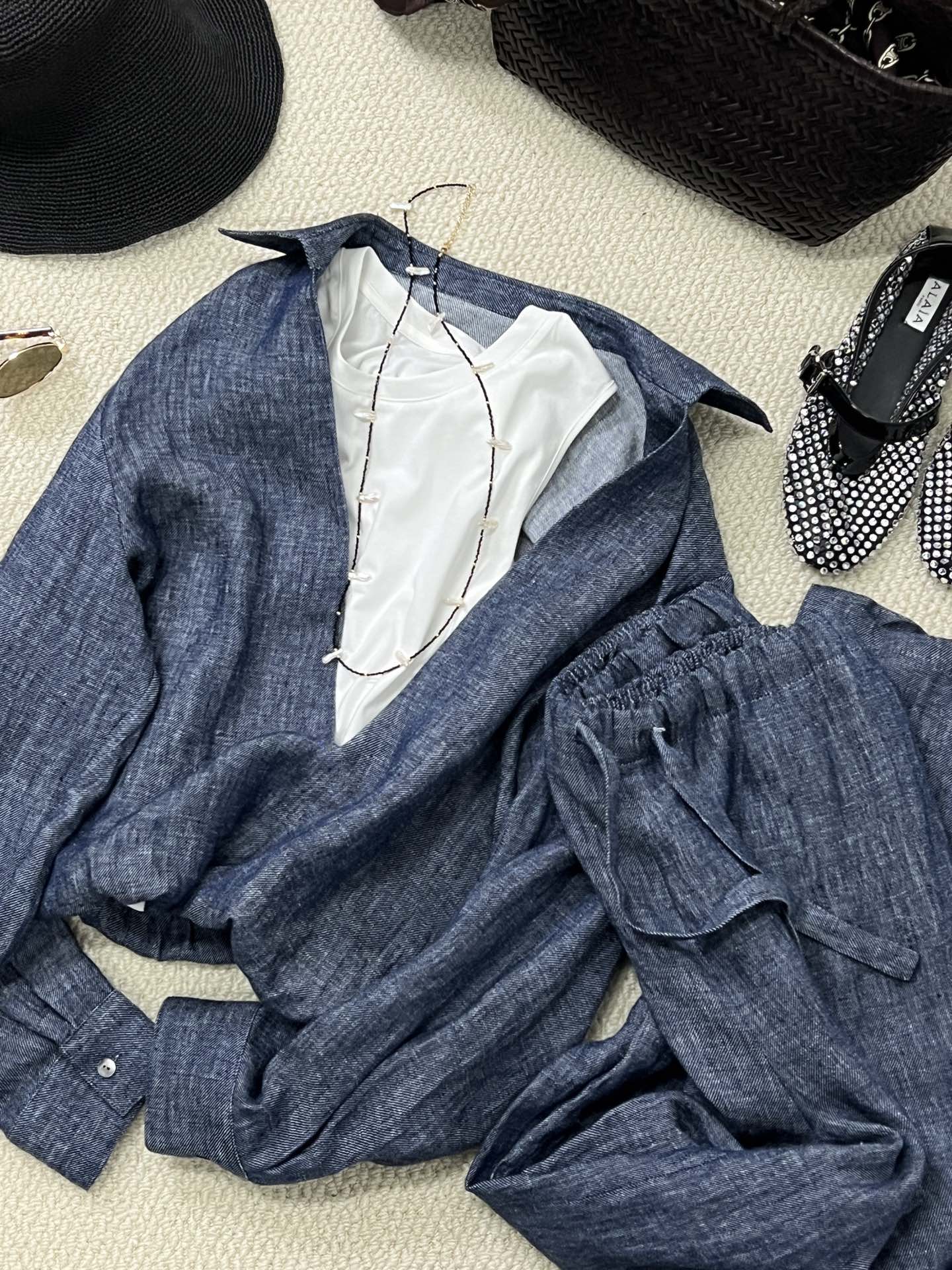 NO:308087,Clothes 340 pants share【LINEN CORE | Twin Breathing Linen Set】Line primary color weaving!  The haze blue is soaked in Nordic sea fog, the original color is soaked in Kyoto moss courtyard, and the V-neck is folded white lining is constructed with pseudo-layered minimalist aesthetic!  Elastic philosophy drawstring waist wide trouser legs hiding the blur lines of legs, fake two-piece layered bohemian roamer temperament, commuting and vacation dual scene chic needs loaded sizesml, alexander wang19860909衣服340裤分享【LINEN CORE | 双生呼吸亚麻套装】亚麻原色织造！雾霾蓝浸染北欧海雾,原色晕染京都苔庭,V领翻折白衬里构筑 pseudo-layered 极简美学！松紧哲学抽绳腰头宽裤管藏匿腿部blur线条,假两件层次叠穿bohemian漫游者气质,通勤度假双场景chic刚需加载完 sizesml,,alexander wang,Women's clothing