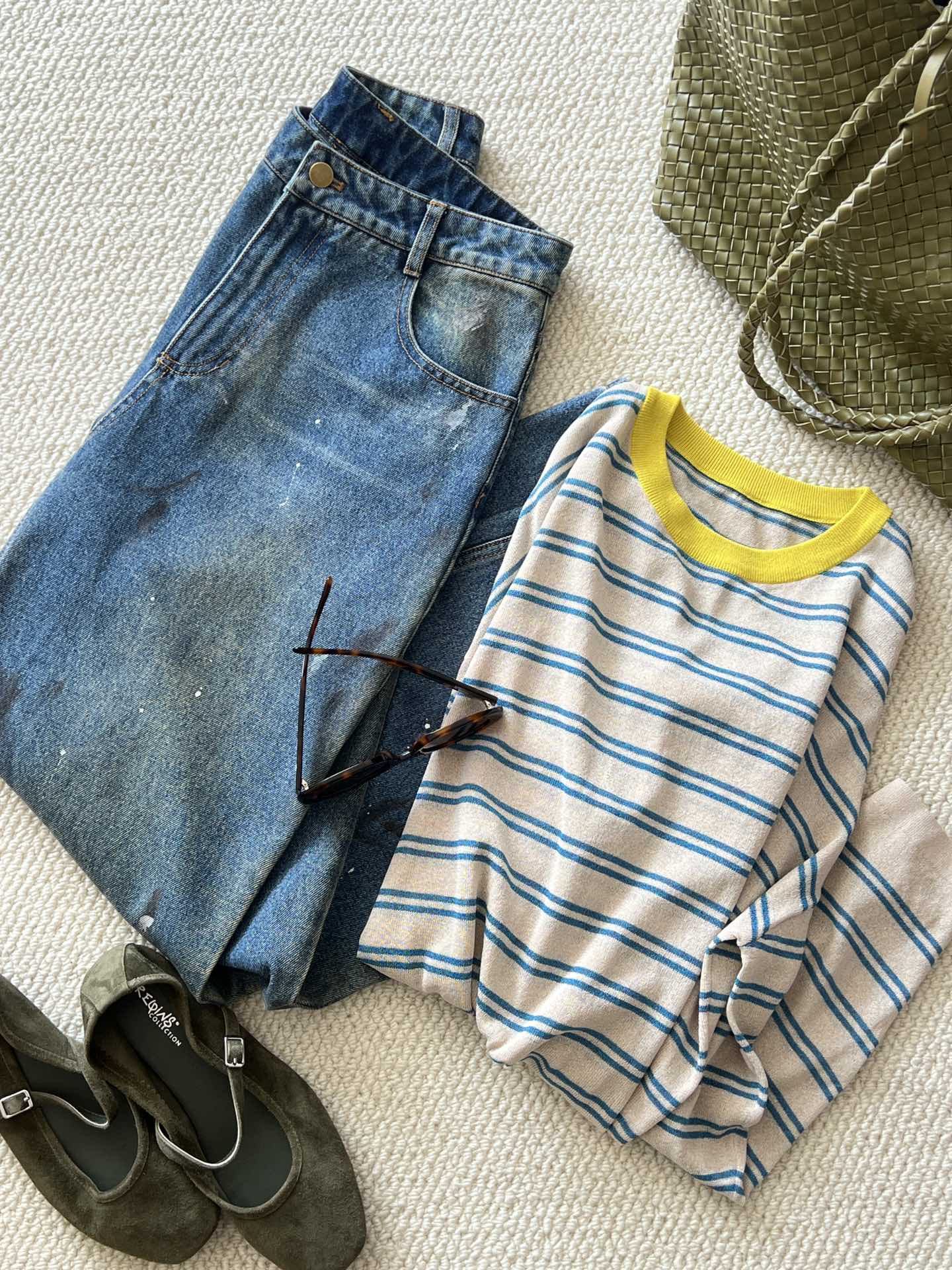 NO:309175,New product sharing Heavy Industry Washing Water Splashing Ink Printed Jeans Look Good-looking Not a Slightly Slightly. Paired with my home and paper blouse, it’s simply a level up!  The straight and slightly wide-fitting pants make you look slim and taller. It makes you feel more comfortable when you travel with you!  sml, jeans,alexander wang19860909新品分享重工洗水泼墨印花牛仔裤好看不是一星半点 搭配我家和纸罩衫简直上升一个level！裤子直筒微阔的版型 既显瘦又显高 随身穿越穿越爱越舒服！ sml,,jeans,alexander wang,Women's clothing