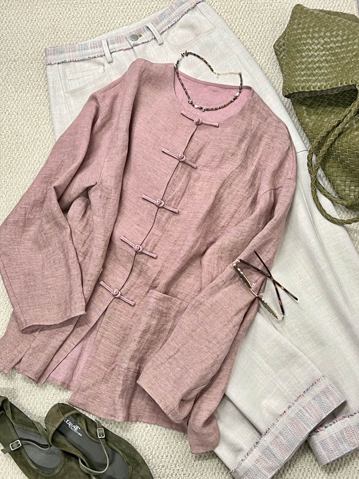 NO:326018,New product sharing [SS25 NBO-CHINESE | New Chinese Style Shirt with Linen] Flax color woven and yarn arrangement is richer in charm. Handmade buckles replica classic!  Loose style, three-dimensional tailoring, reserve the allowance of Zen!  When the colored linen is wrapped around the fingertips, each fold is an unframed Song Dynasty poem fragment!  Paired with jeans to activate cleanfit Oriental Modern Gene!  The cherry mist powder is extracted from the reflection of the glazed tiles when the apricot blossoms in the Forbidden City are drizzling. The sky is blue and blue and replicate the glaze code of the Ru kiln in the Northern Song Dynasty 