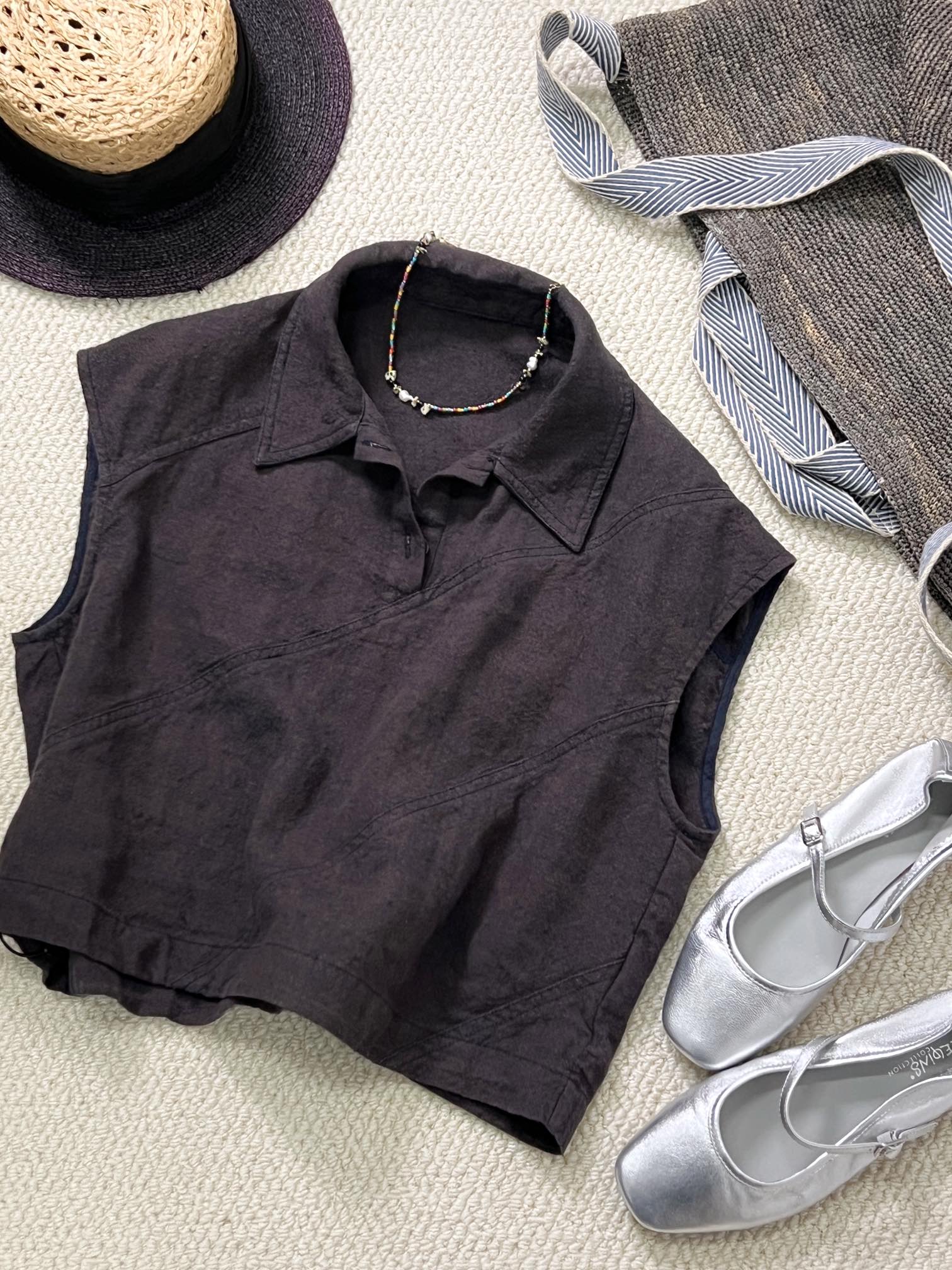 NO:326729,Vest and shorts new product sharing [SS25 CORE | Nebula Linen Set] Linen Wool Blended Breathing Matrix, Brown-purple Base Smudge Blue Stardust, Falling Shoulder Vest cut like interstellar dust floating, and acetic waist and hidden secret realm of deep space!  86 flax breathable 14 wool temperature control, constructing the climate barrier in the early summer, suede rope glazed beads hand-woven consumption, replicating the 25sS show bohemian gene. The blue acetic acid hidden inside the waist is like a dark night aurora, and it only appears when leaning over. sml, shorts, chamois leather, alexander wang19860909背心 短裤新品分享【SS25 CORE | 星云亚麻套装】亚麻 羊毛混纺呼吸矩阵,棕紫基底晕染蓝调星尘,落肩背心剪裁如星际尘埃飘散,醋酸腰头暗藏深空秘境！86亚麻透气14羊毛温控,构建春未夏初气候结界麂皮绳琉璃珠手工编织耗,复刻25sS秀场bohemian 基因腰头内侧藏蓝醋酸如暗夜极光,仅俯身时惊鸿一现. sml,,shorts,chamois leather,alexander wang,Women's clothing