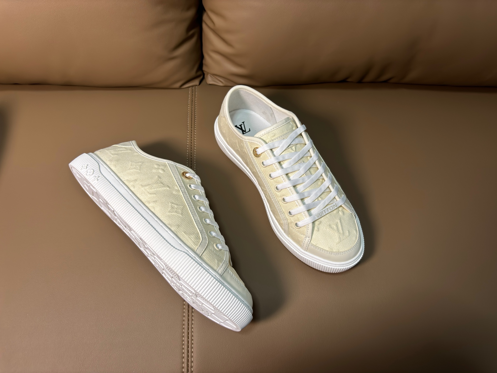 LV Style Leather Men's Shoes style reference detail image 3 from source 780752