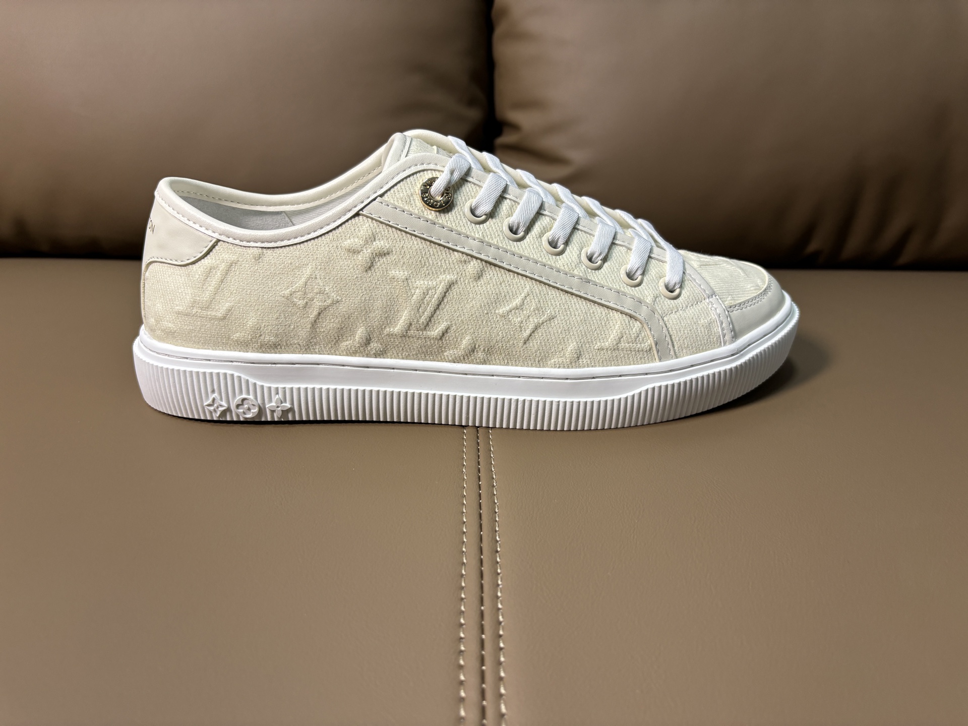 LV Style Leather Men's Shoes style reference detail image 5 from source 780752