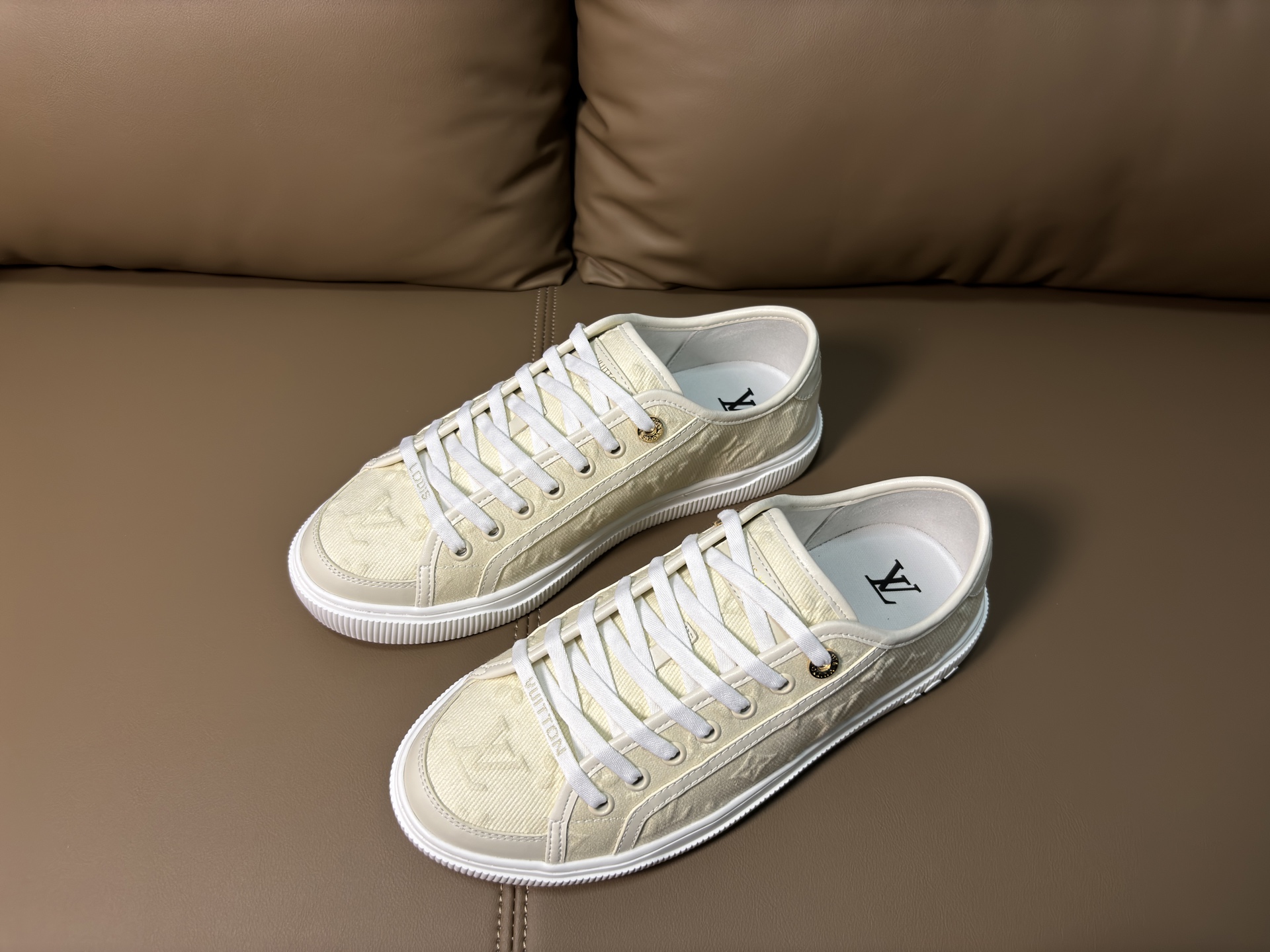LV Style Leather Men's Shoes style reference detail image 4 from source 780752