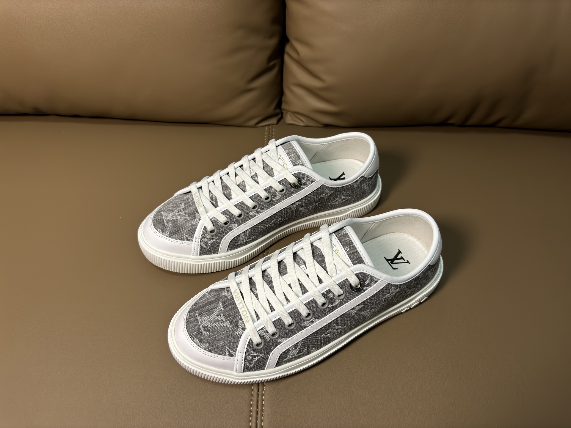 LV Style Leather Men's Shoes style reference detail image 3 from source 780757