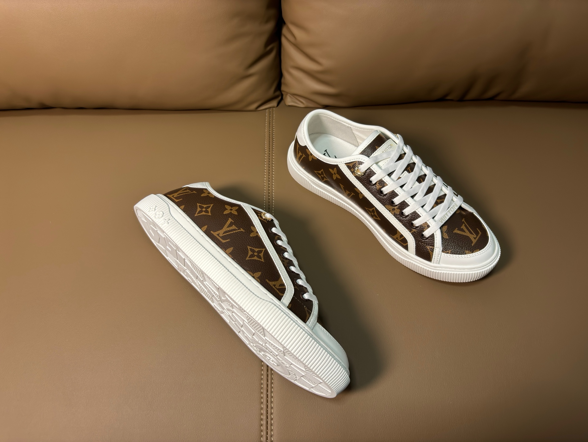 LV Style Leather Men's Shoes style reference detail image 3 from source 780754