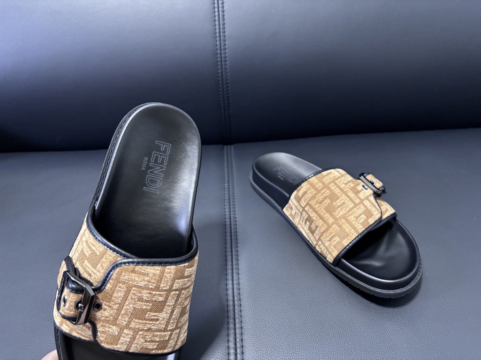 Fendi Style Men's Shoes style reference detail image 5 from source 781770