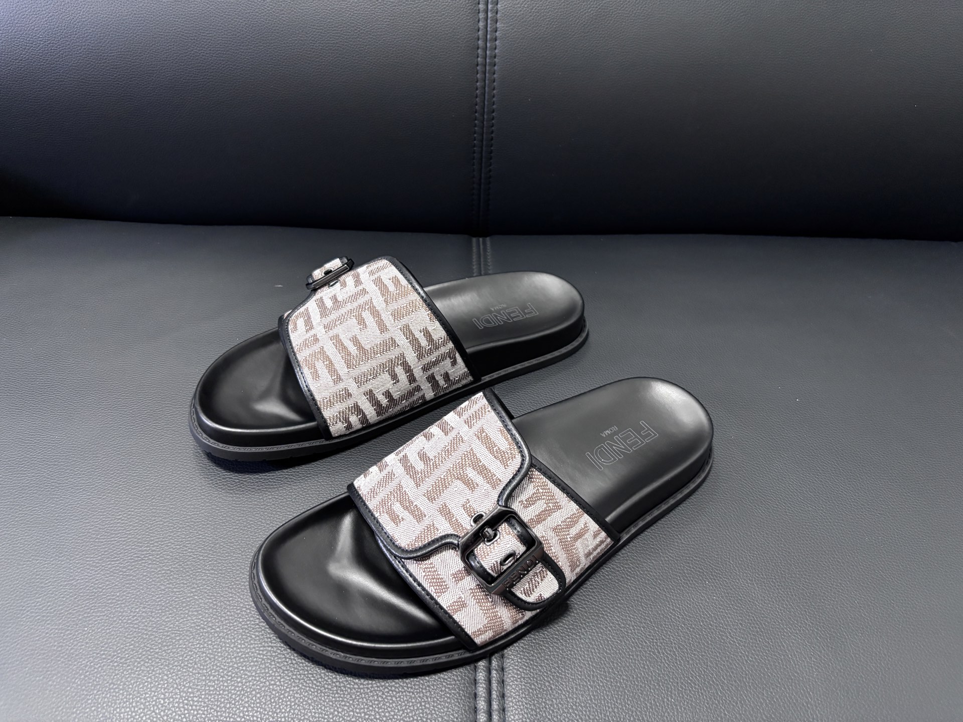 Fendi Style Men's Shoes style reference detail image 6 from source 781778