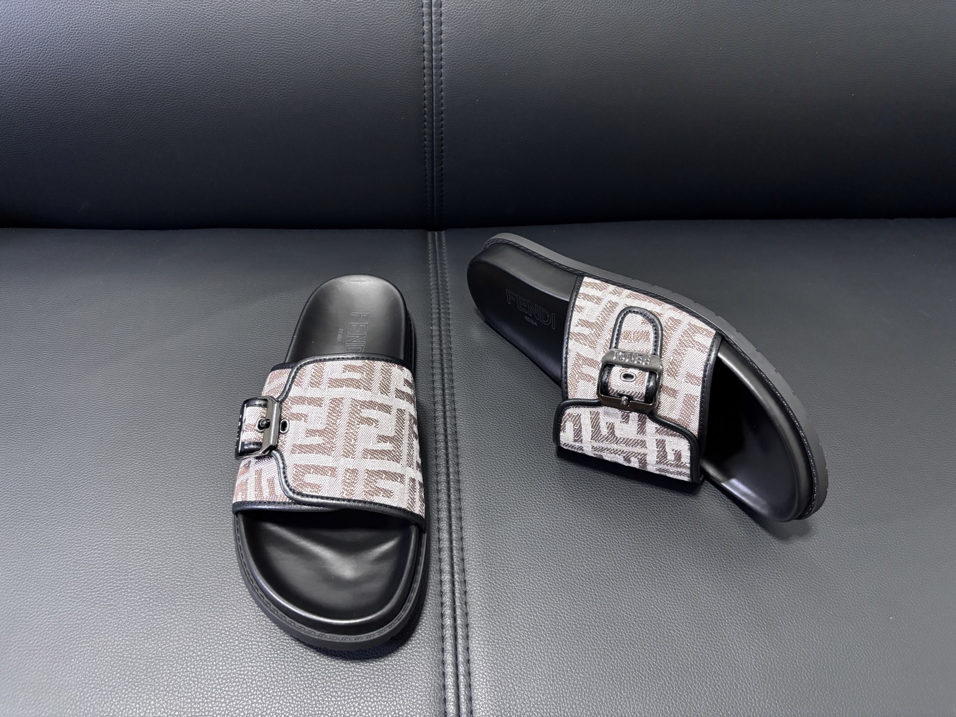 Fendi Style Men's Shoes style reference detail image 3 from source 781778