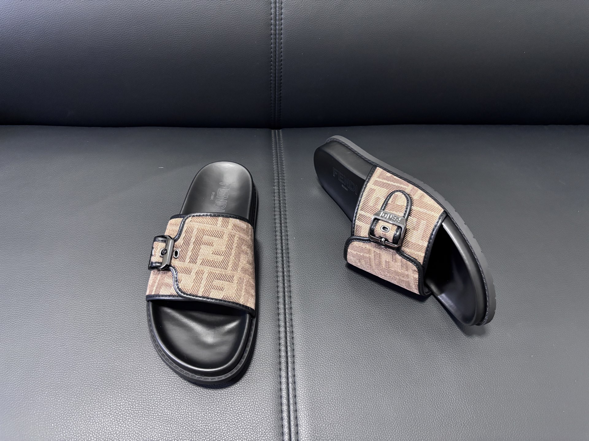 Fendi Style Men's Shoes style reference detail image 3 from source 781777