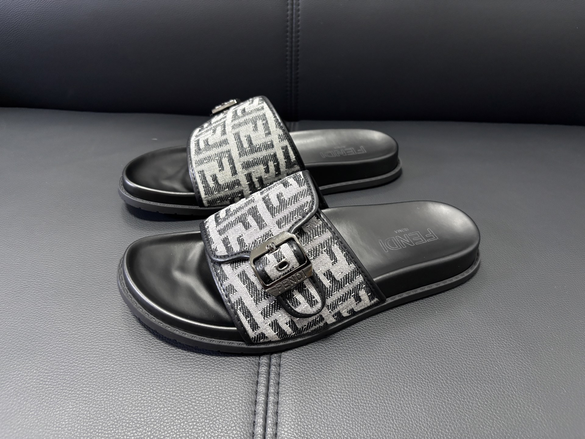 Fendi Style Men's Shoes style reference detail image 6 from source 781771