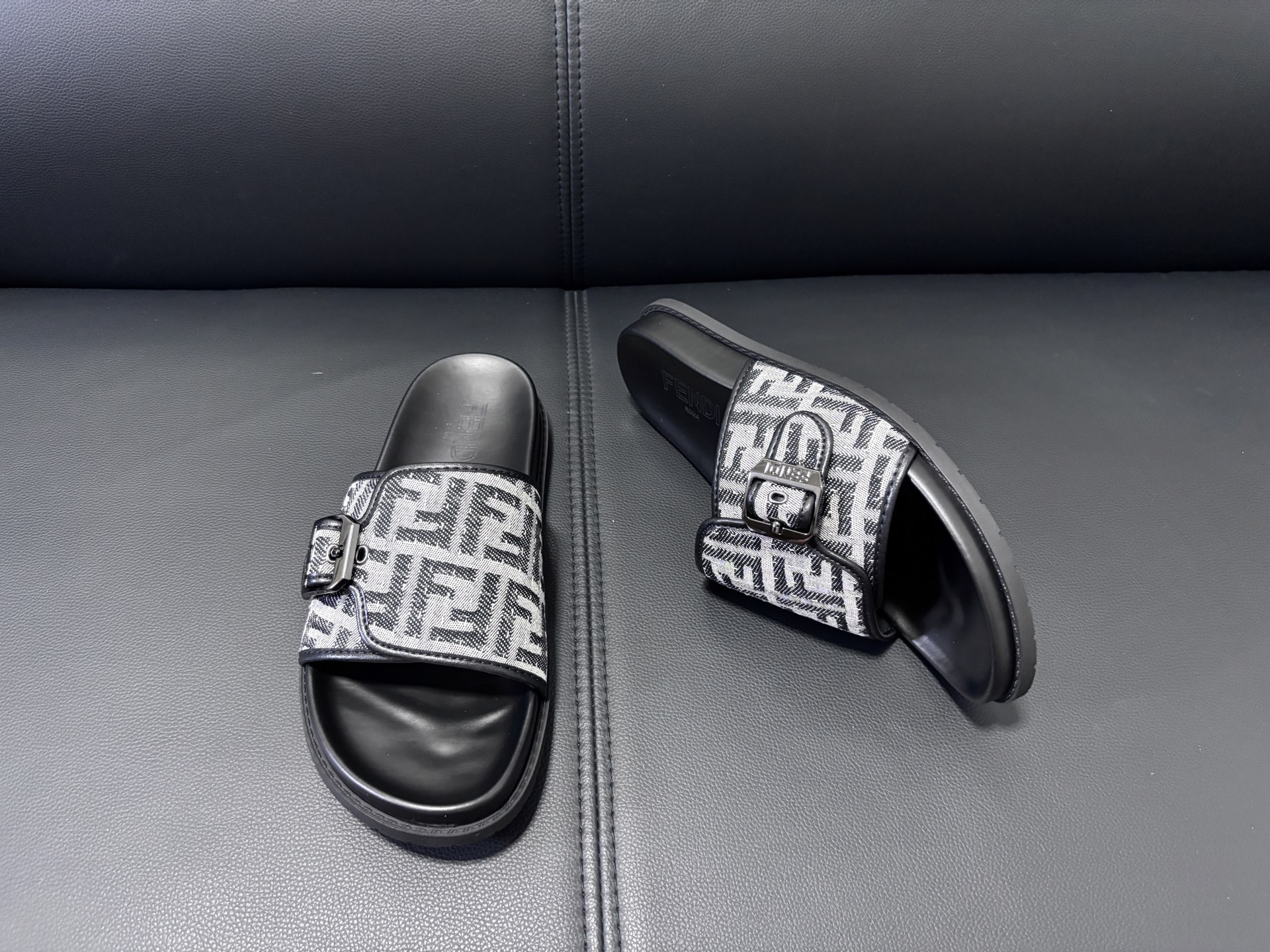 Fendi Style Men's Shoes style reference detail image 3 from source 781771