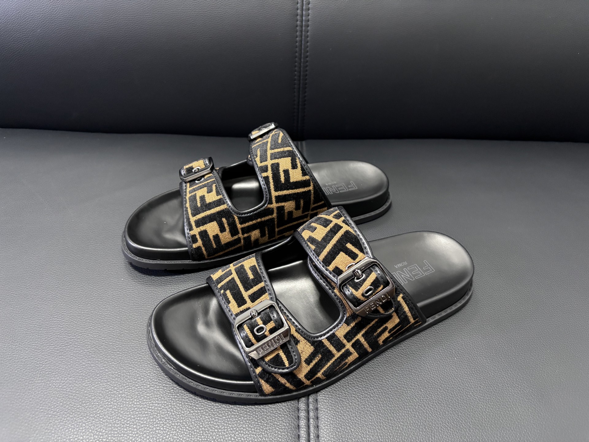 Fendi Style Men's Shoes style reference detail image 6 from source 781769