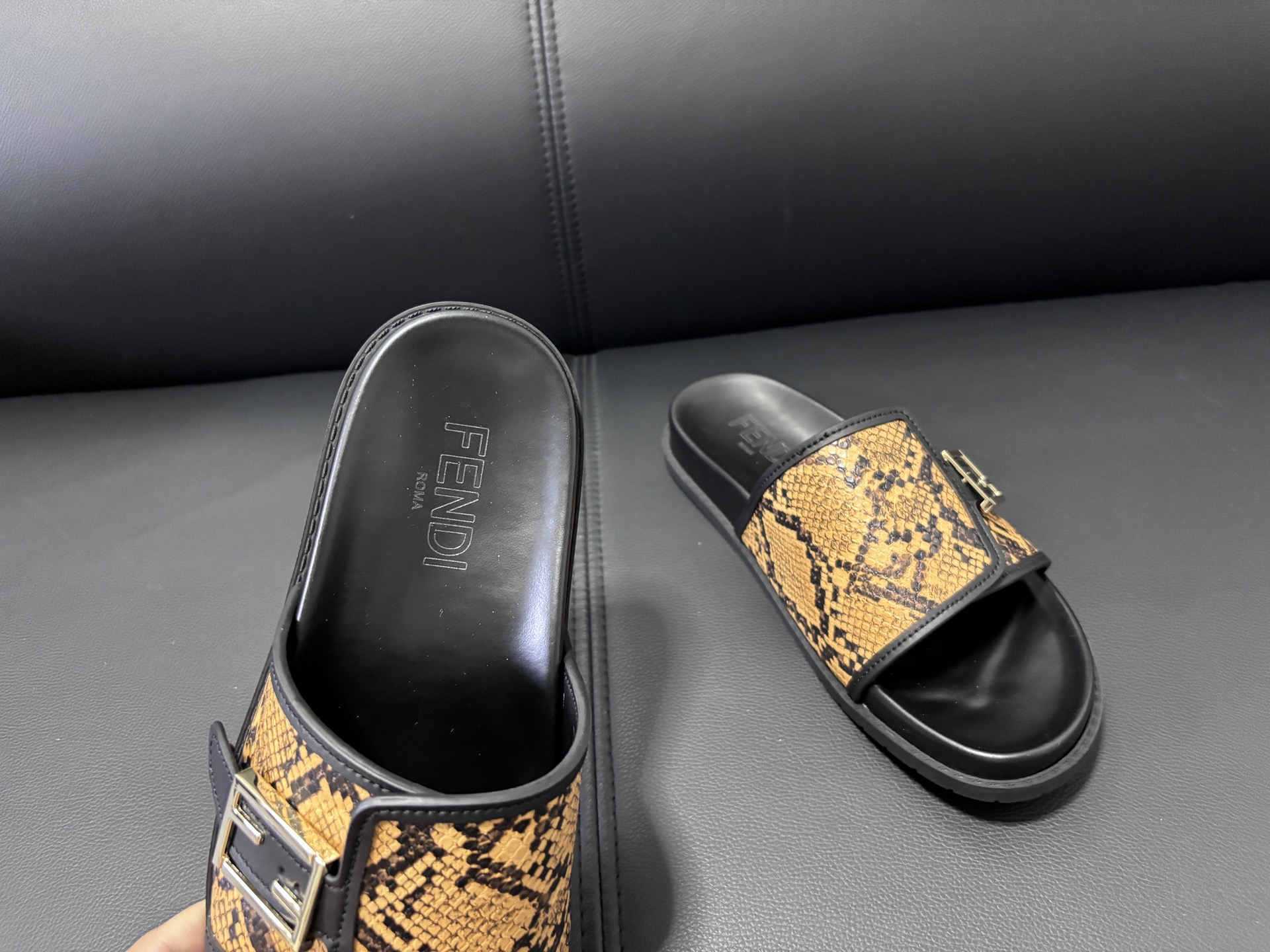 Fendi Style Men's Shoes style reference detail image 5 from source 781775