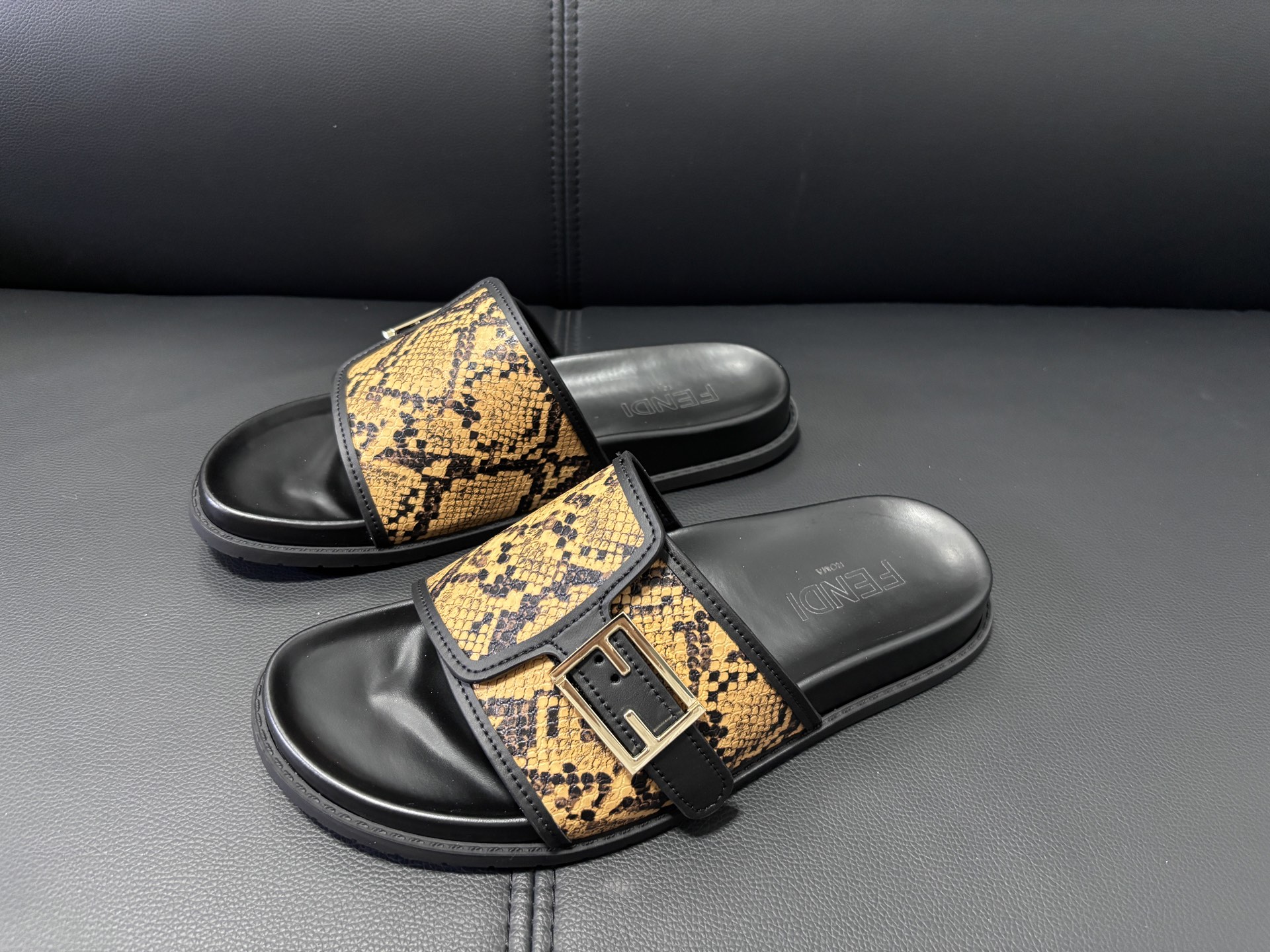 Fendi Style Men's Shoes style reference detail image 6 from source 781775