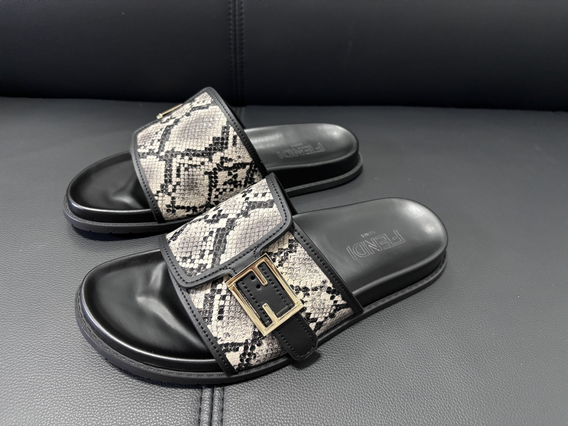 Fendi Style Men's Shoes style reference detail image 6 from source 781779