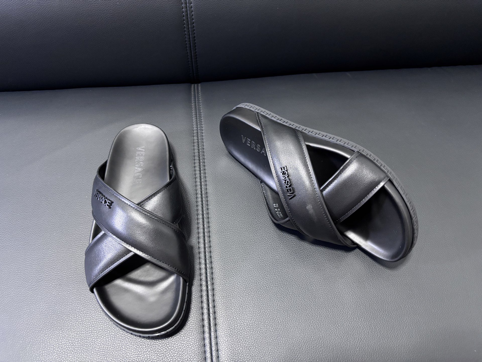Versace Style Leather Men's Shoes style reference detail image 3 from source 781475