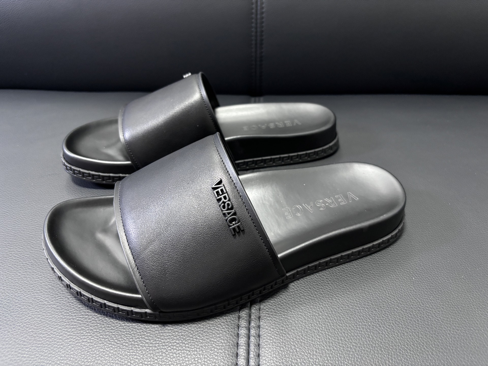 Versace Style Leather Men's Shoes style reference detail image 6 from source 781474