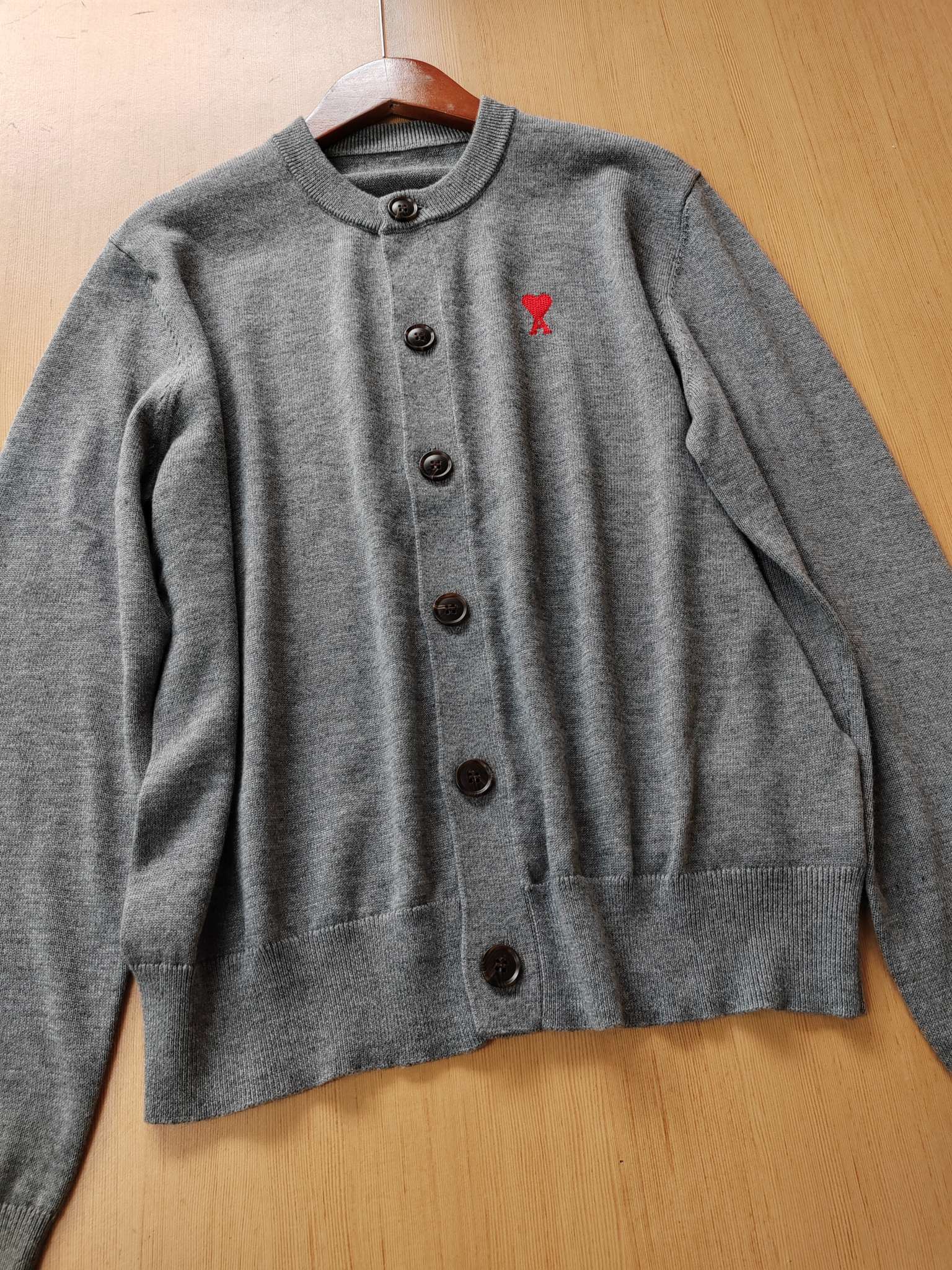 “P396 AMI BLACK EMBROIDERED ADC MELINAU FLIRTS, LOVED KNIFE.” - 图片 9