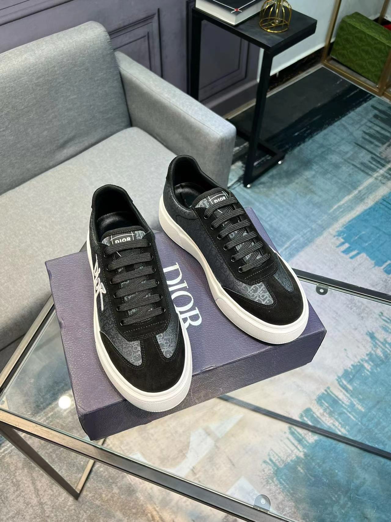 precio real actualizado silueta de moda Dior destaca la textura pesada. ¡Elaboradas en piel de vacun