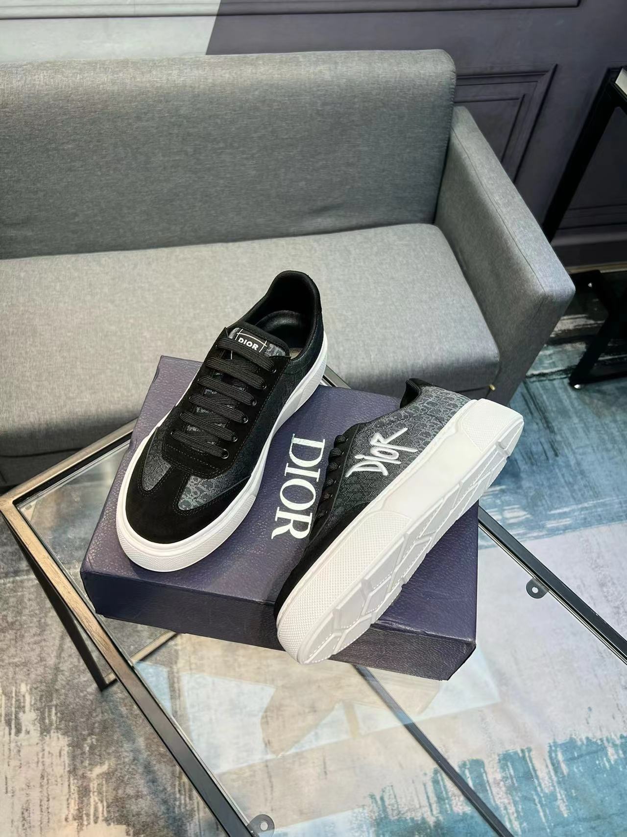 precio real actualizado silueta de moda Dior destaca la textura pesada. ¡Elaboradas en piel de vacun