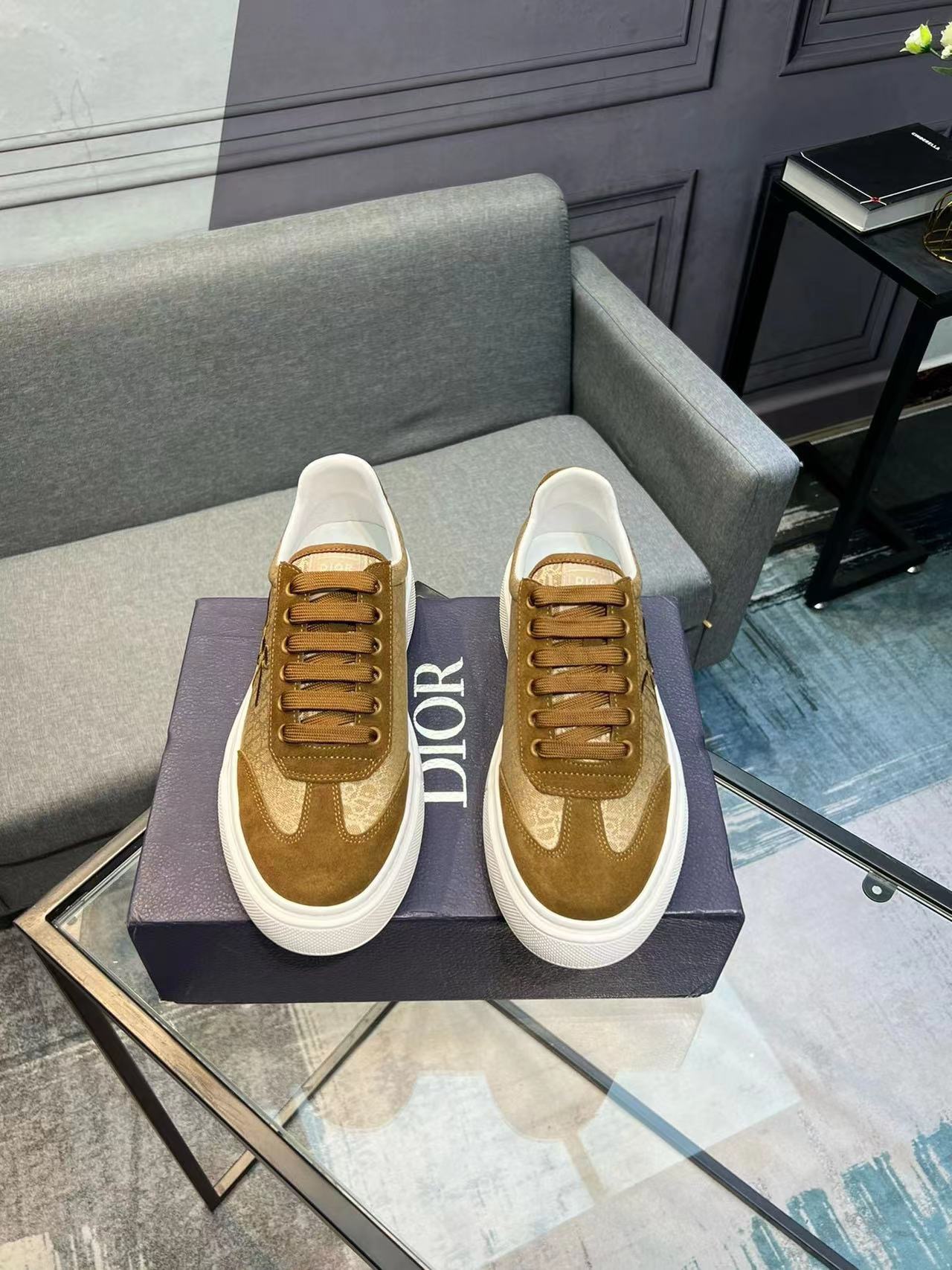 precio real actualizado silueta de moda Dior destaca la textura pesada. ¡Elaboradas en piel de vacun